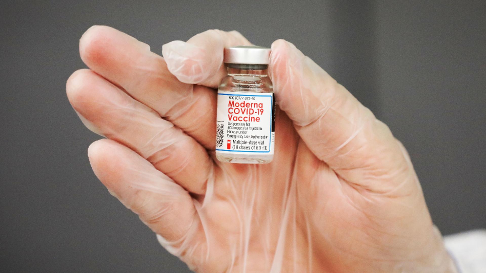 Moderna recunoaște că eficacitatea vaccinului său anti-Covid scade în timp / Foto: Profi Media