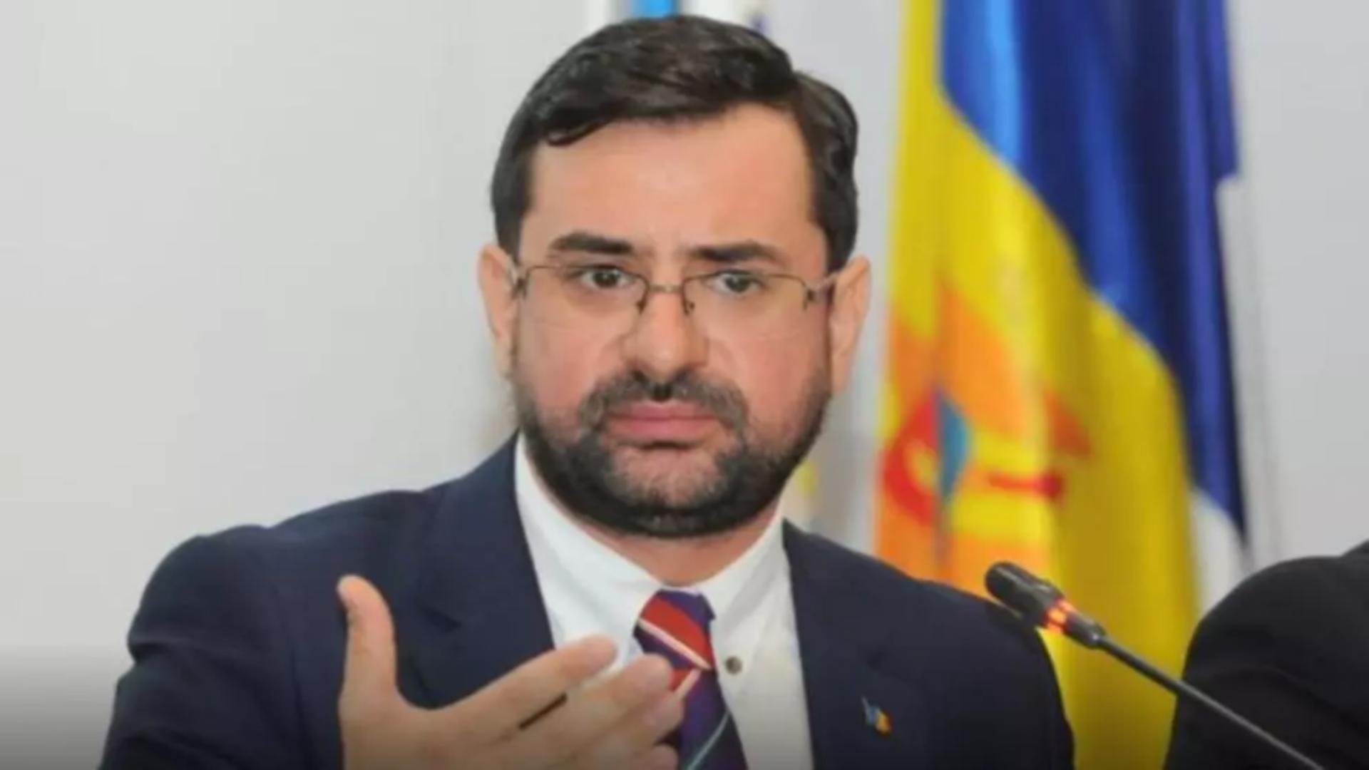 Dosarul de corupție al lui Adrian Chesnoiu: Ar fi intervenit şi la preşedintele Agenţiei Funcţionarilor Publici pentru alt concurs de angajare