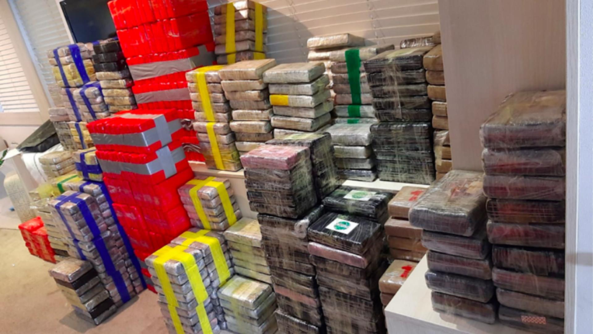 Peste 2 tone de cocaină, confiscate de pe un iaht în largul Angliei