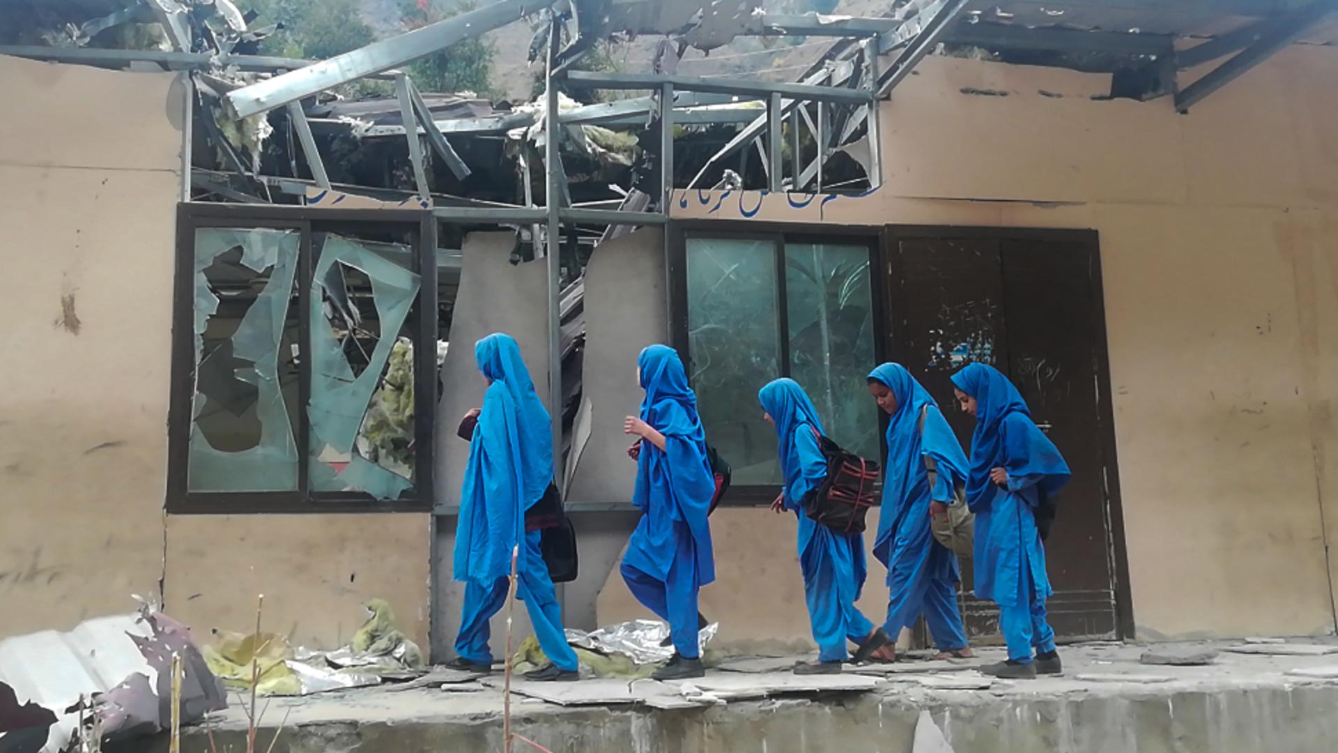 Atac cu bombă, la o școală de fete din Pakistan / Foto: Arhivă Profi Media