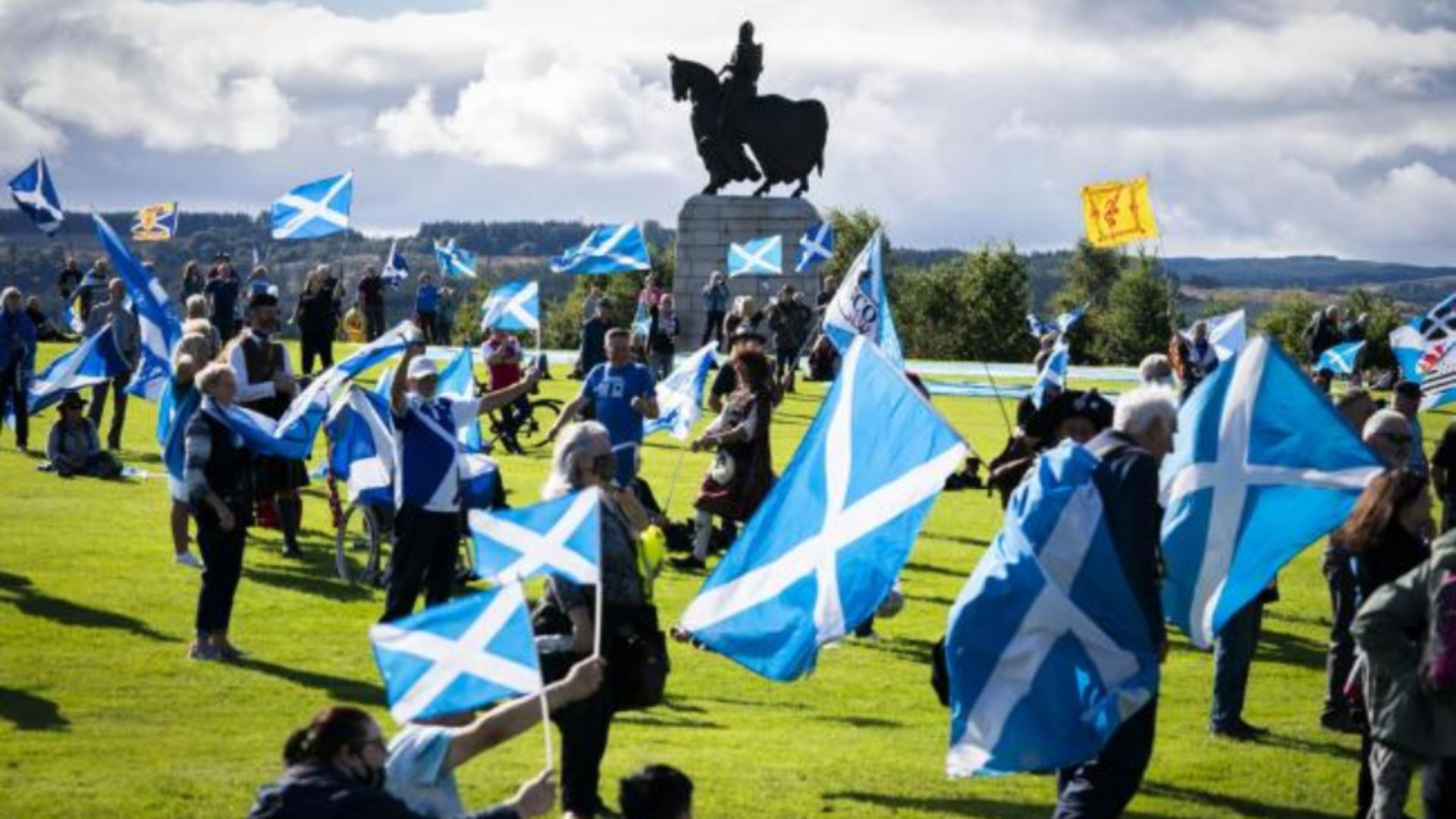 Scoțienii, încurajați să voteze pentru independență