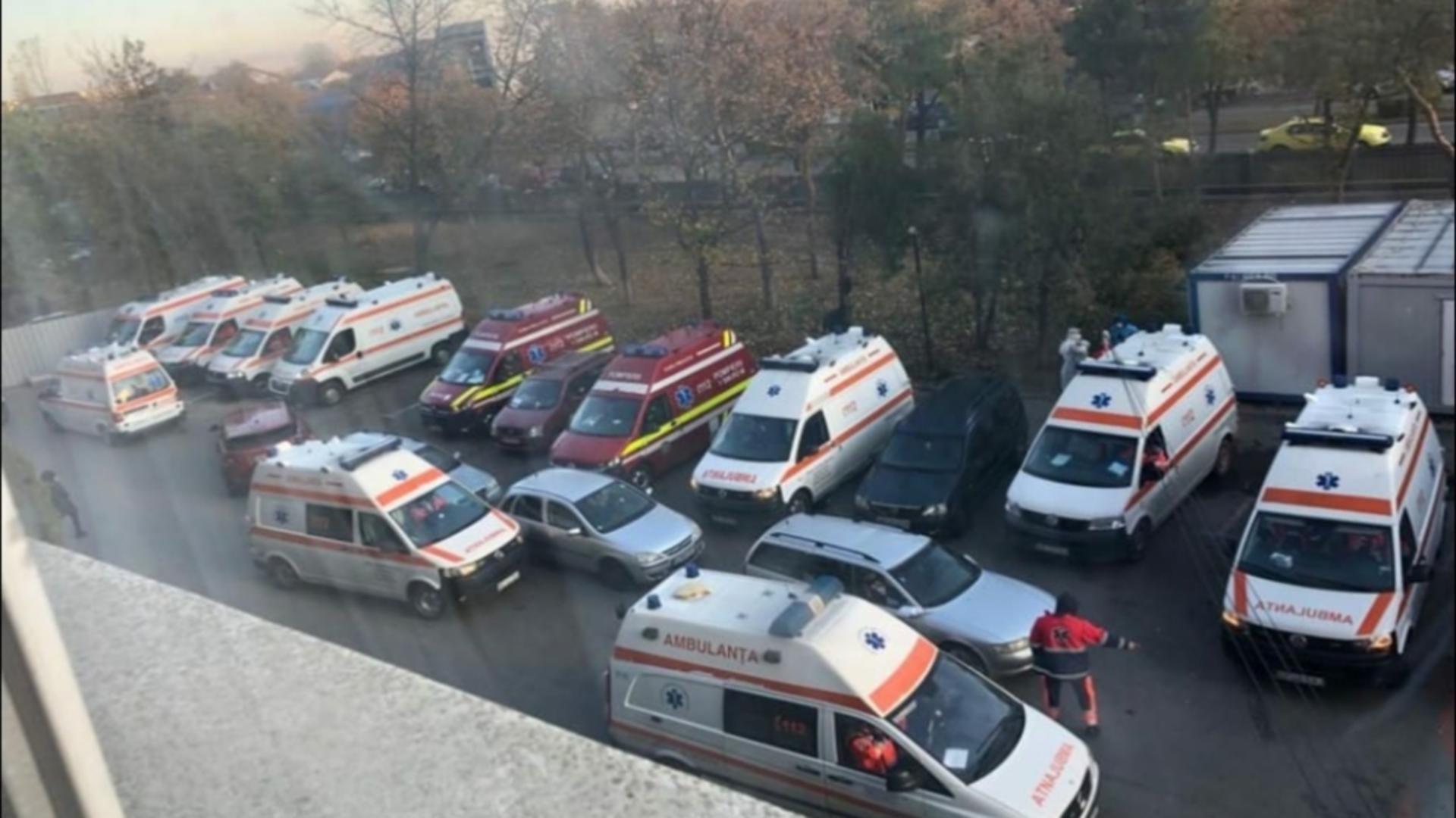 Ambulanțe blocate în curtea Spitalului Județean Buzău