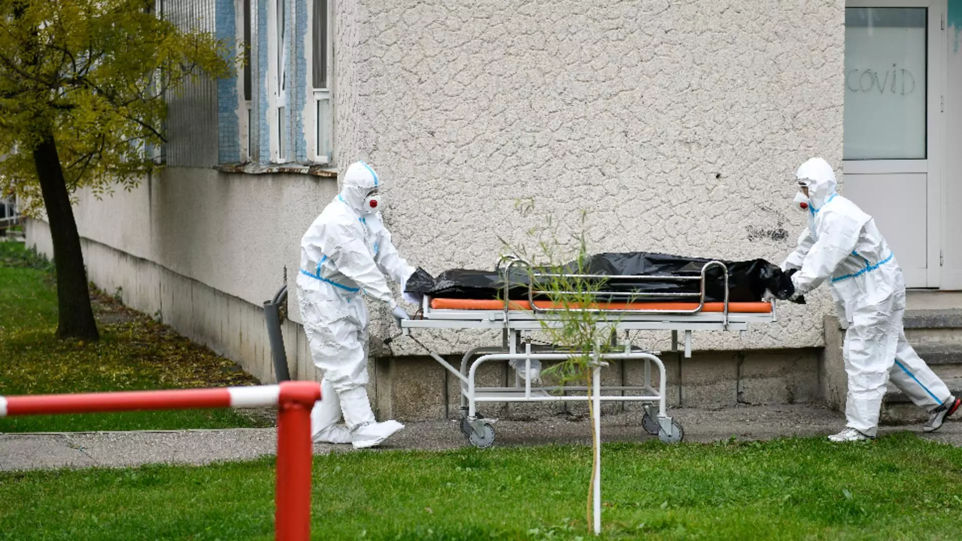 România a înregistrat, în ultimele zile, recorduri negative absolute la decesele de COVID-19 / Foto: Inquam