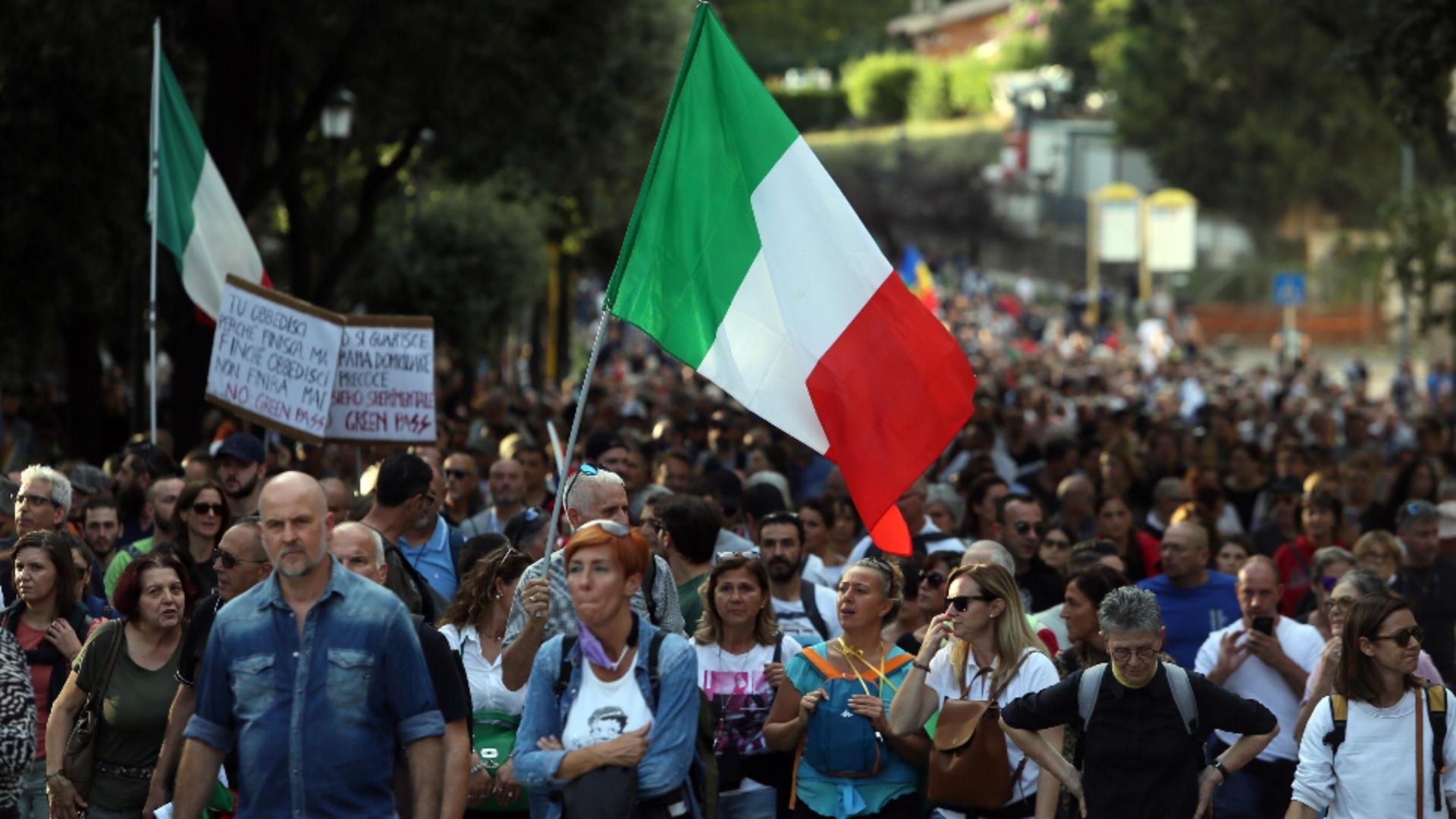 Proteste antirestricții în Italia (foto-Profimedia)