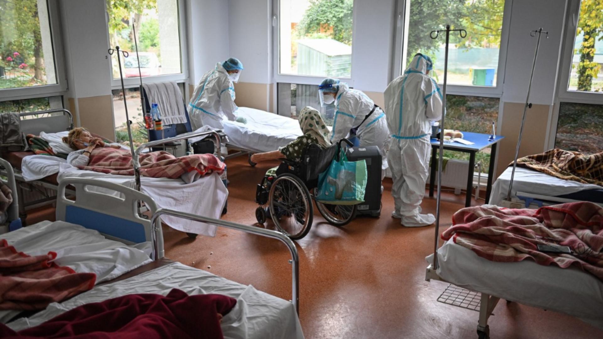 Pacienți tratați de Covid în Spitalul Marius Nasta din Capitală / Profimedia
