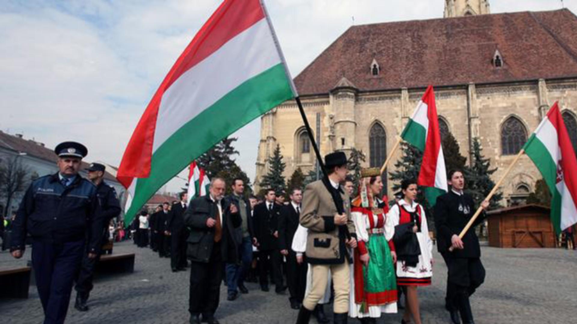 Maghiarii cu cetățenie română vor sa voteze la alegerile din Ungaria 