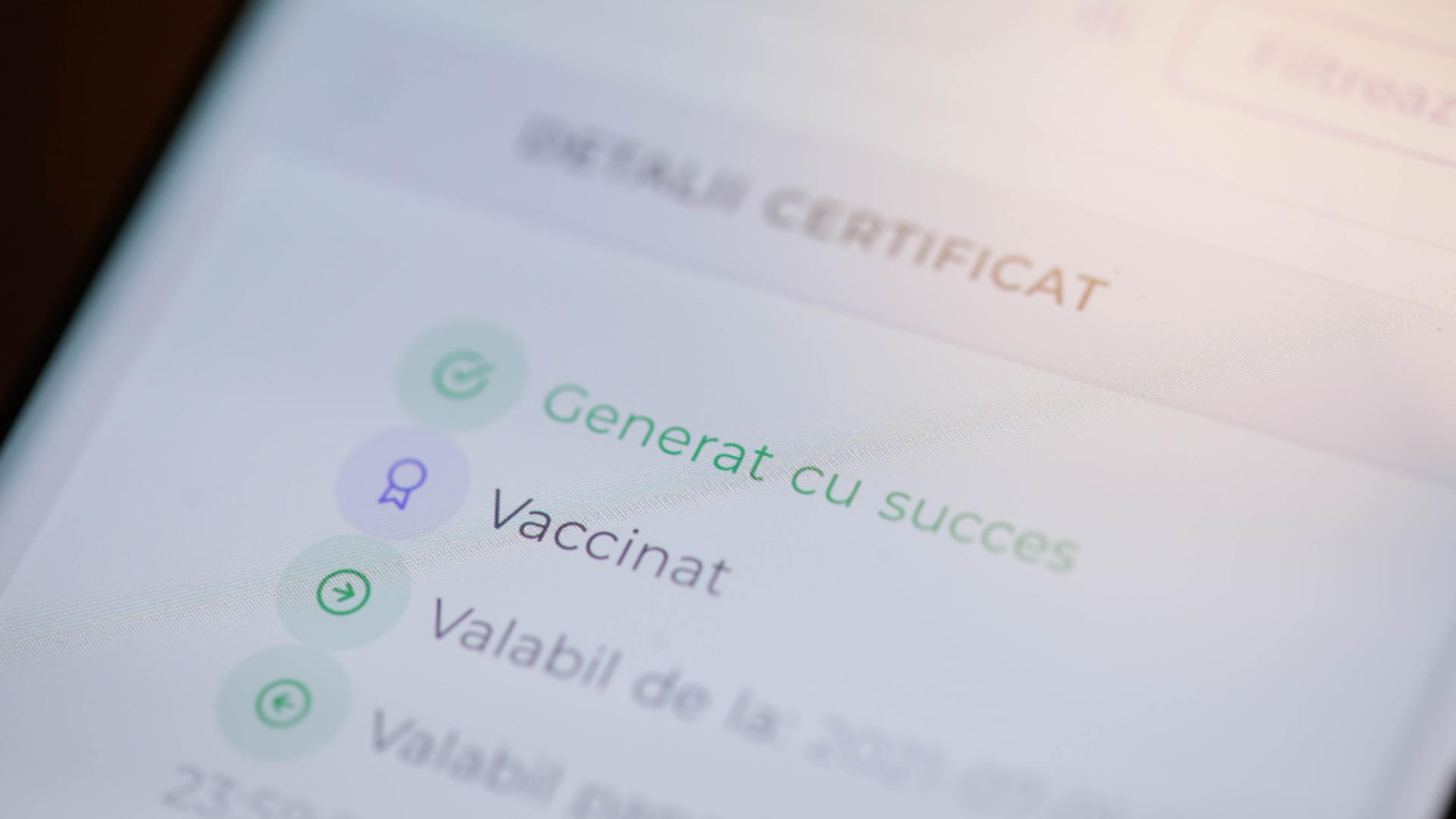 Certificat vaccinare antiCovid / Inquam Photos / Octav Ganea