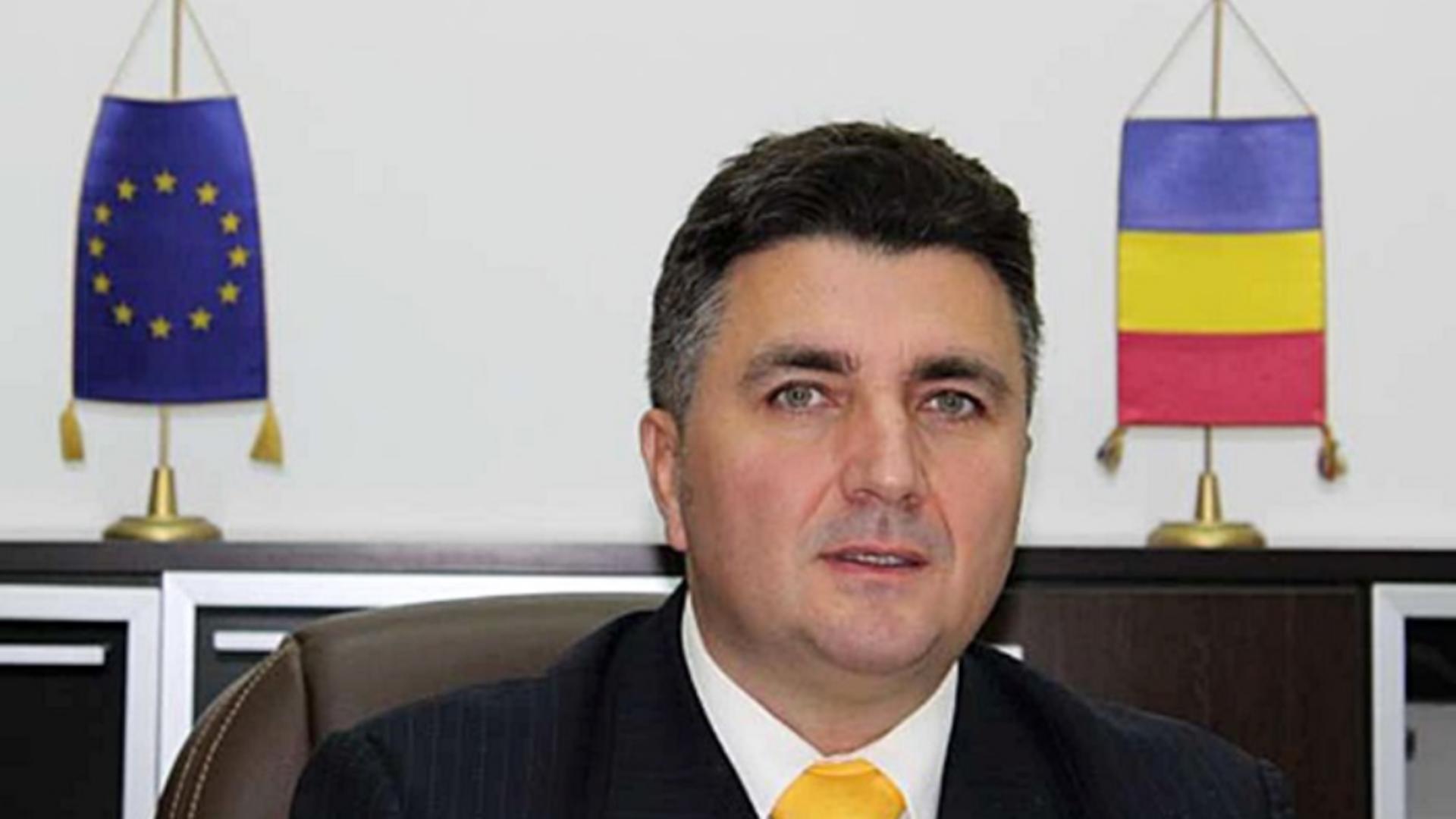 Robert-Viorel Chioveanu - eliberat din funcţia de preşedinte al ANSVSA