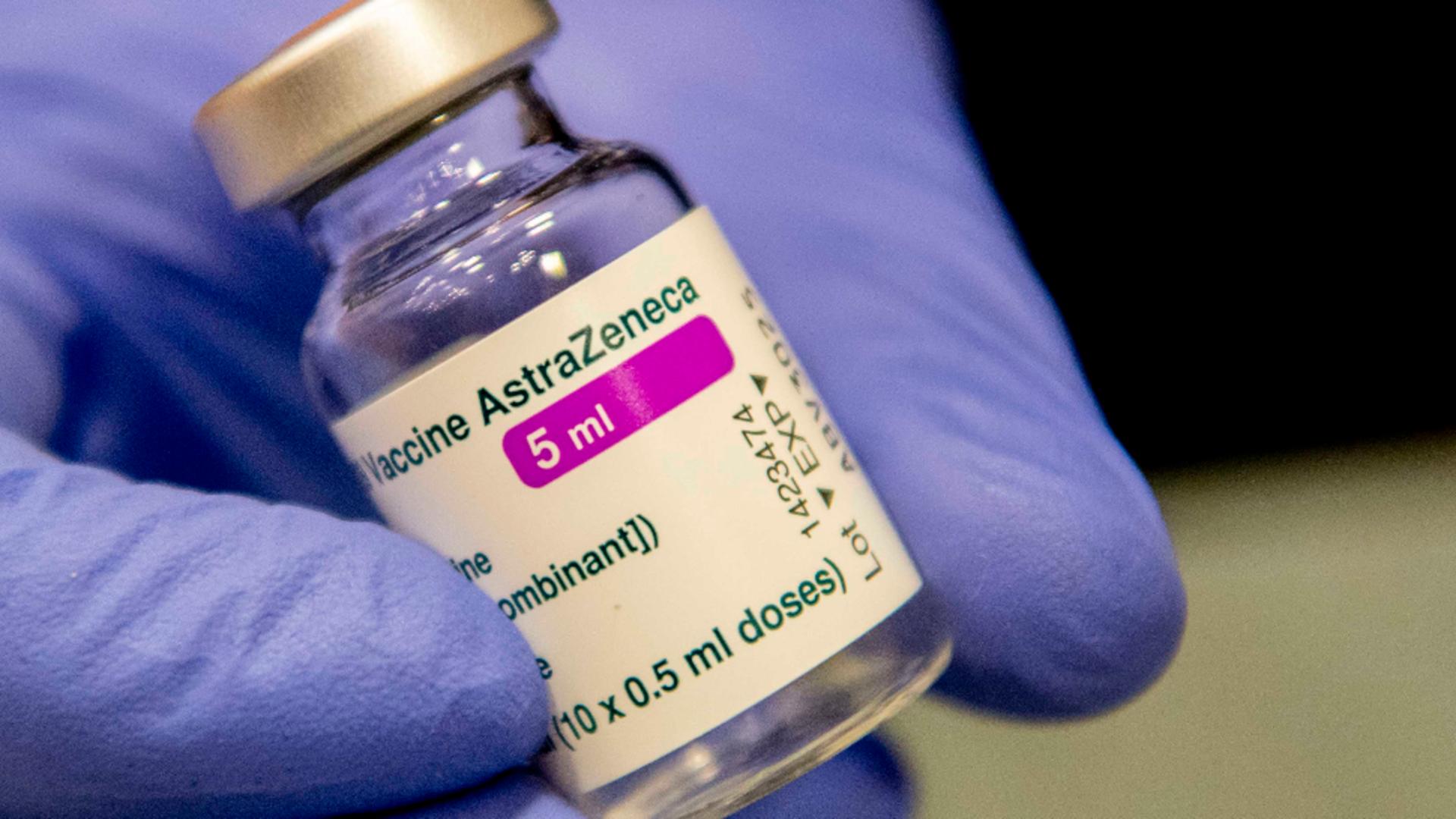 Vaccinul de la AstraZeneca poate oferi o protecție de mai lungă durată / Foto: Profi Media