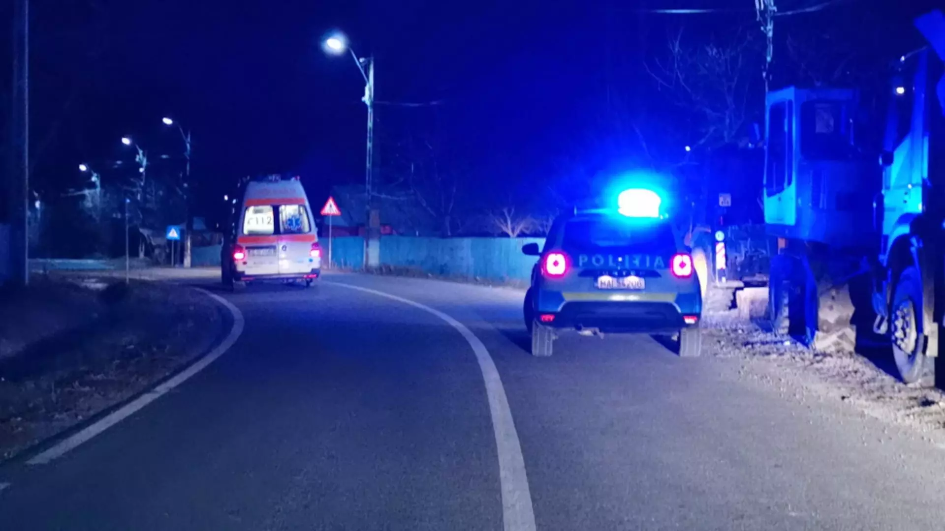 Femeie atacată cu drujba de fiul ei