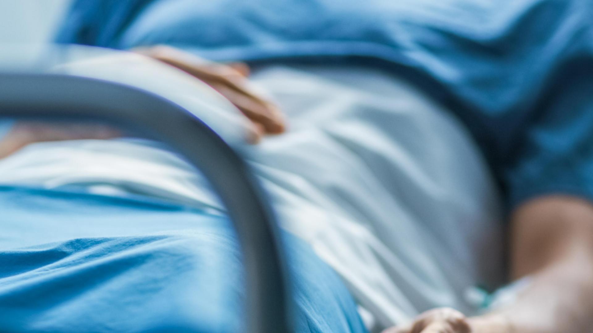 Operație RARĂ la Sibiu: Un bărbat înjunghiat în inimă, salvat ca prin minune - Cord cusut chiar în timp ce bătea