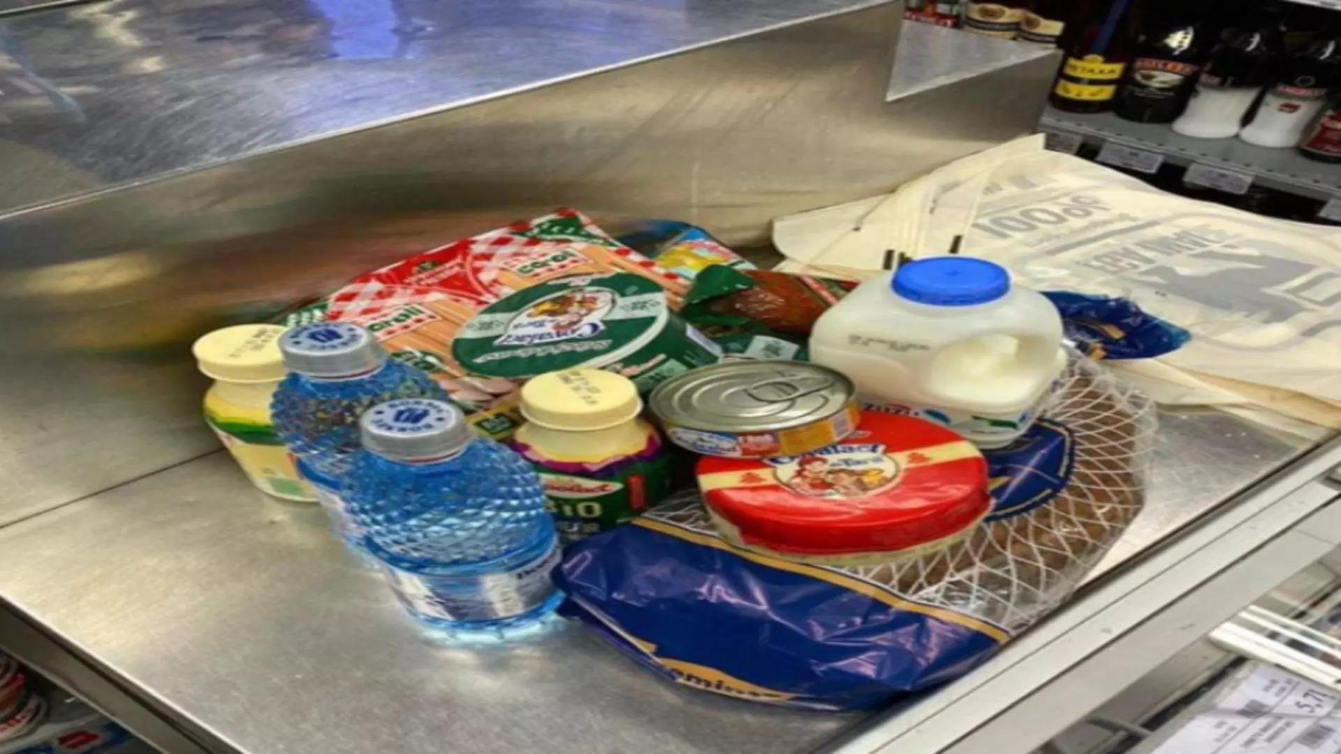 Alimente vandute cu limita in Bacau