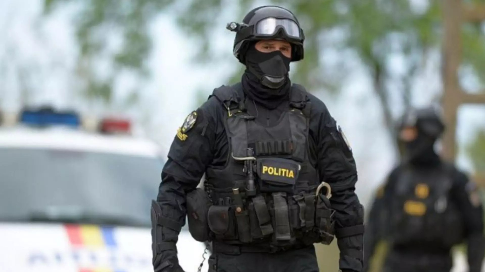 Mai multe persoane au fost reținute pentru proxenetism