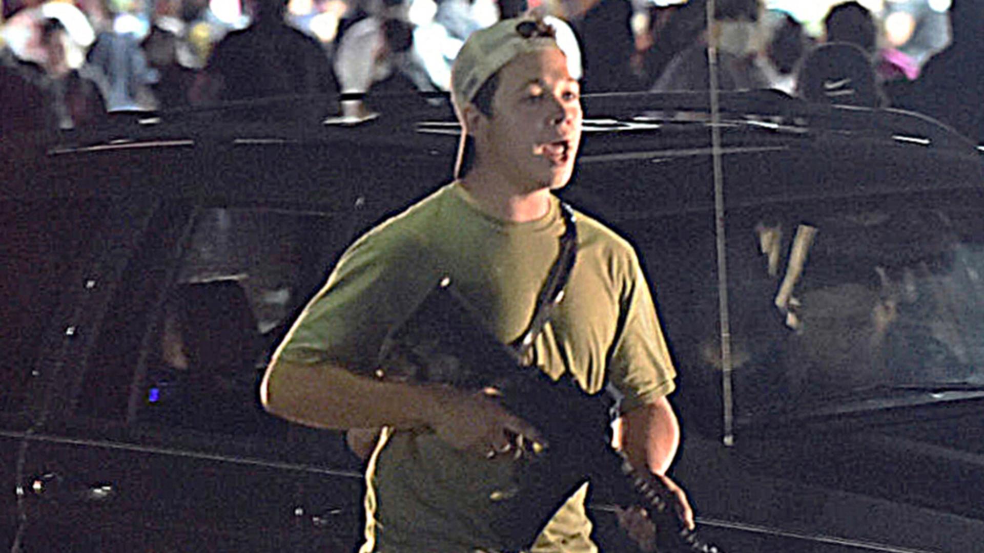 Tanarul american înarmat în timpul protestelor BLM FOTO: CAPTURA YOUTUBE 
