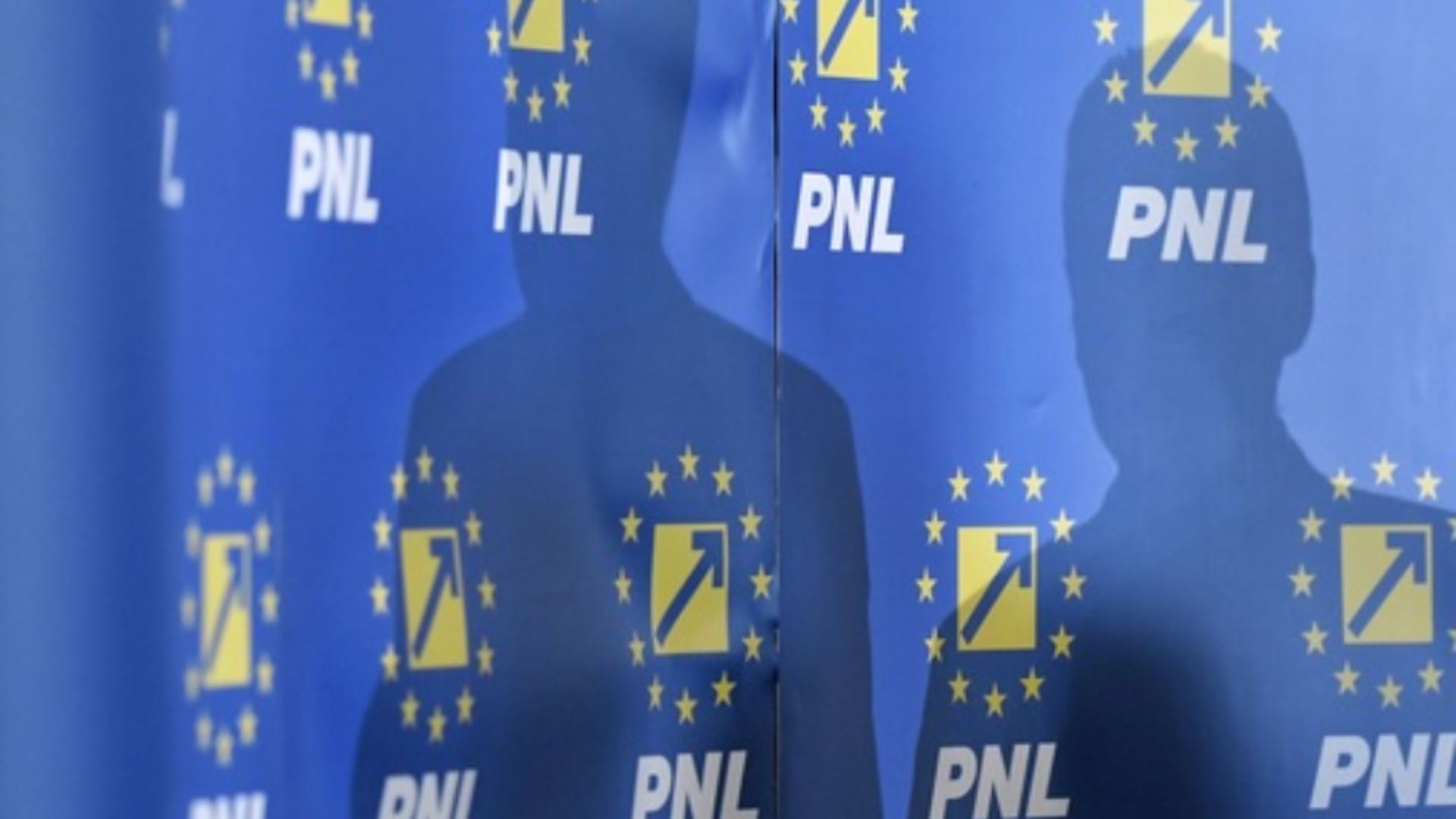 Sondaj Avangarde. PNL, mutare decisivă în opțiunile de vot pentru 2022 - Ce partide preferă românii în Parlament