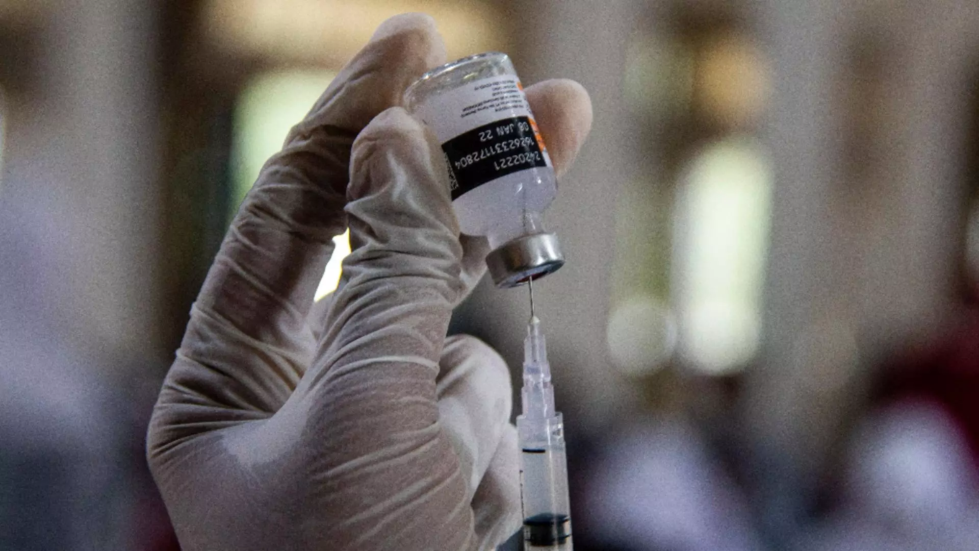 Metoda disperată a medicilor din Timișoara pentru a convinge oamenii să se vaccineze anti-Covid / Foto: Profi Media