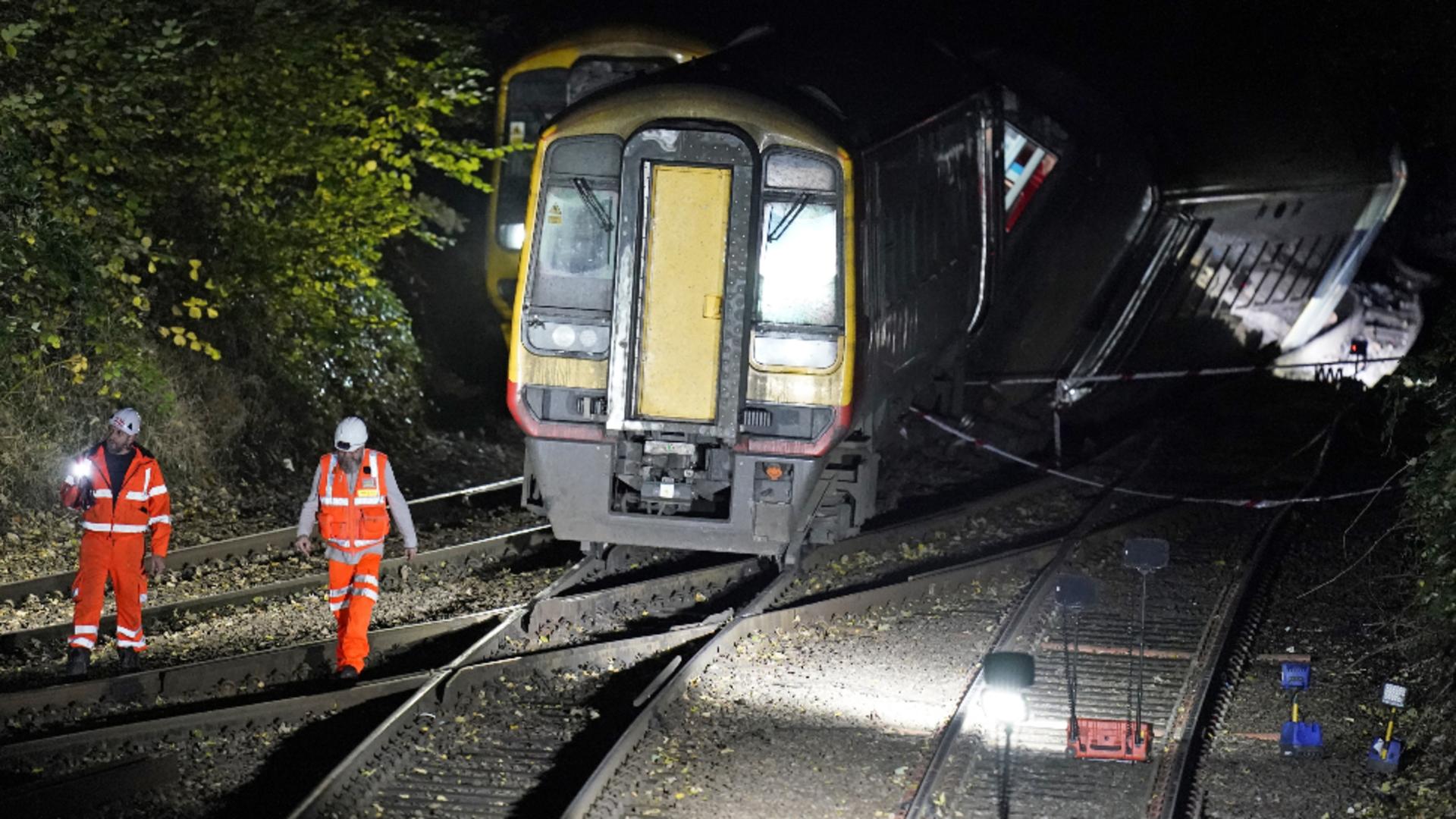 Două trenuri au fost implicate într-o ciocnire, duminică seara, în Salisbury / Foto: Profi Media