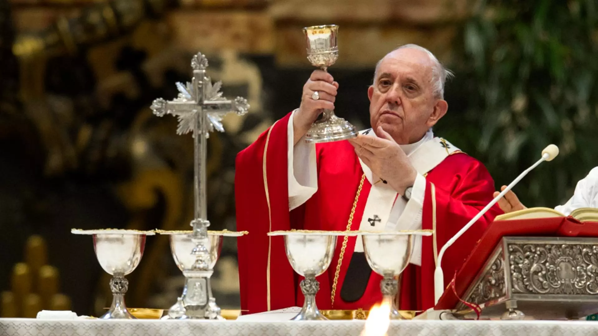 o femeie, mâna dreaptă a Papei / Foto: Profi Media