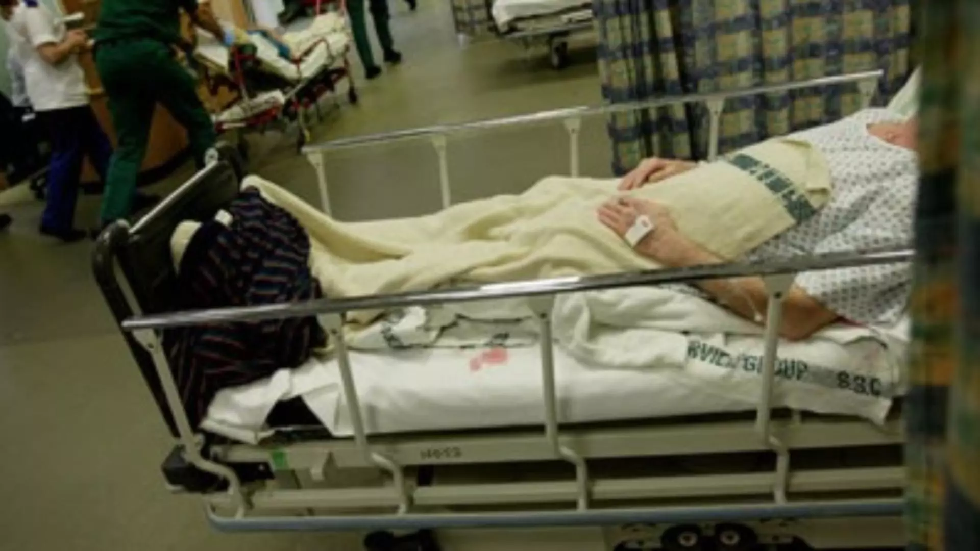 Un tânăr de 25 de ani, cu meningită, se zbate între viață și moarte