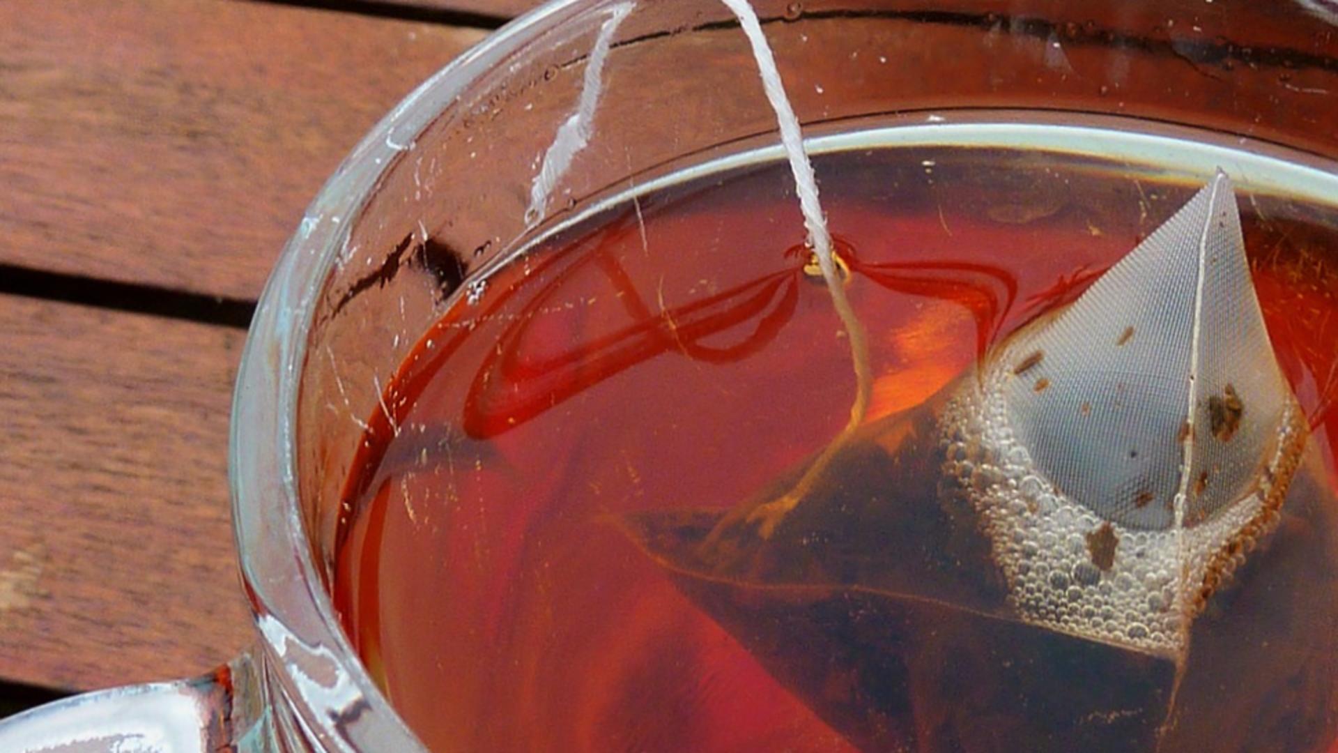 Substanțe periculoase în plicurile de ceai - Cât de TOXICE sunt amestecurile pentru răceală