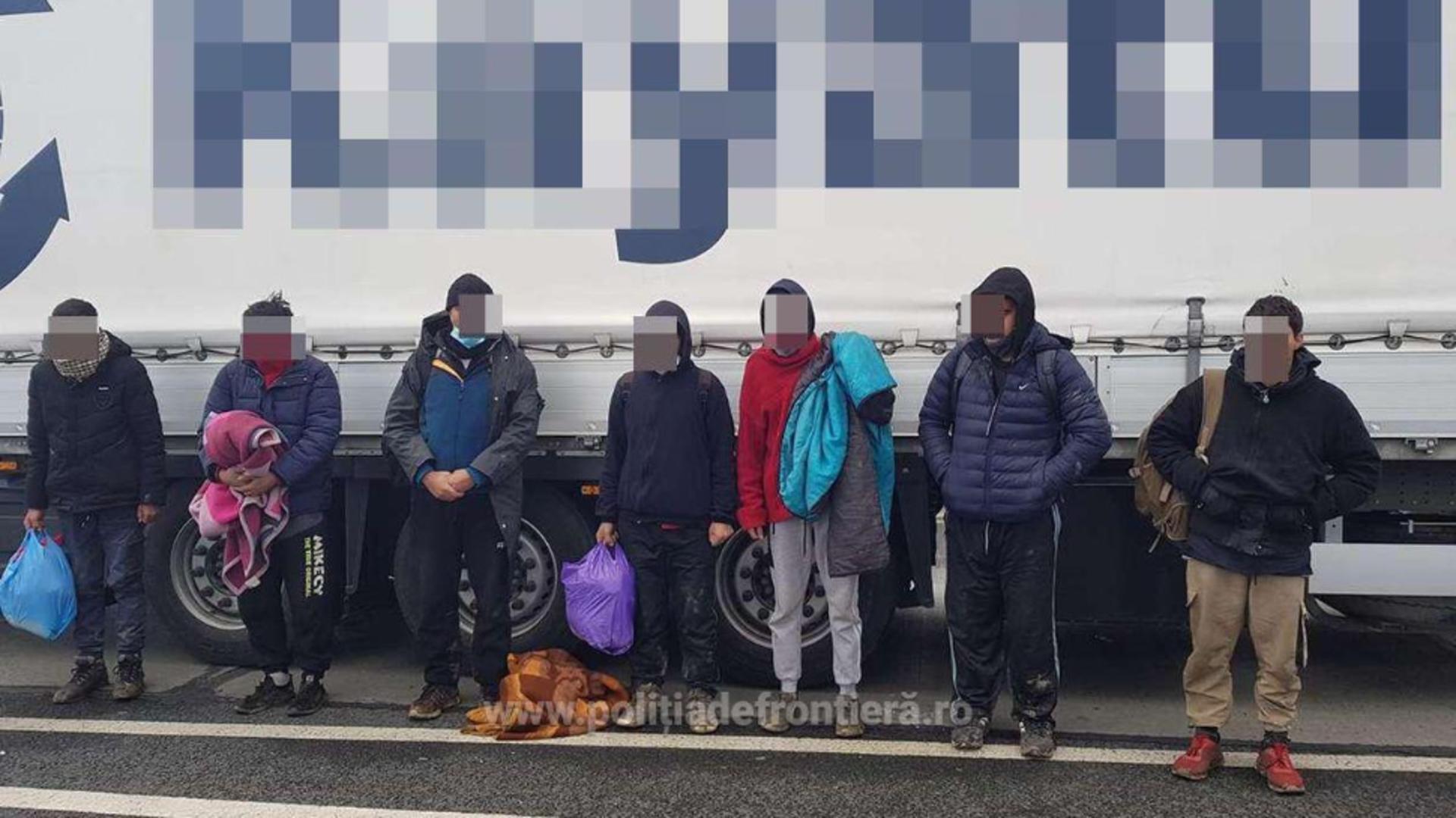 Razie de amploare la traficanții români de migranți. Sumele fabuloase pe care le percepeau de la fiecare persoană în parte