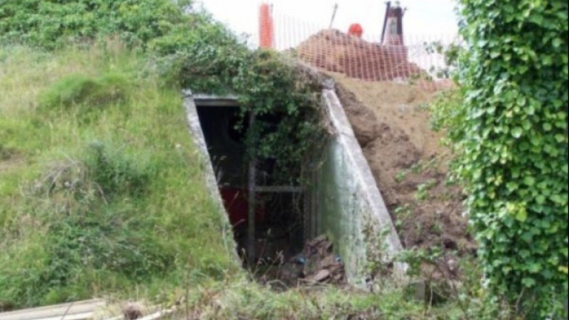 A găsit un buncăr din 1942, unde oamenii se ascundeau în război. Șocant ce este acum înăuntru
