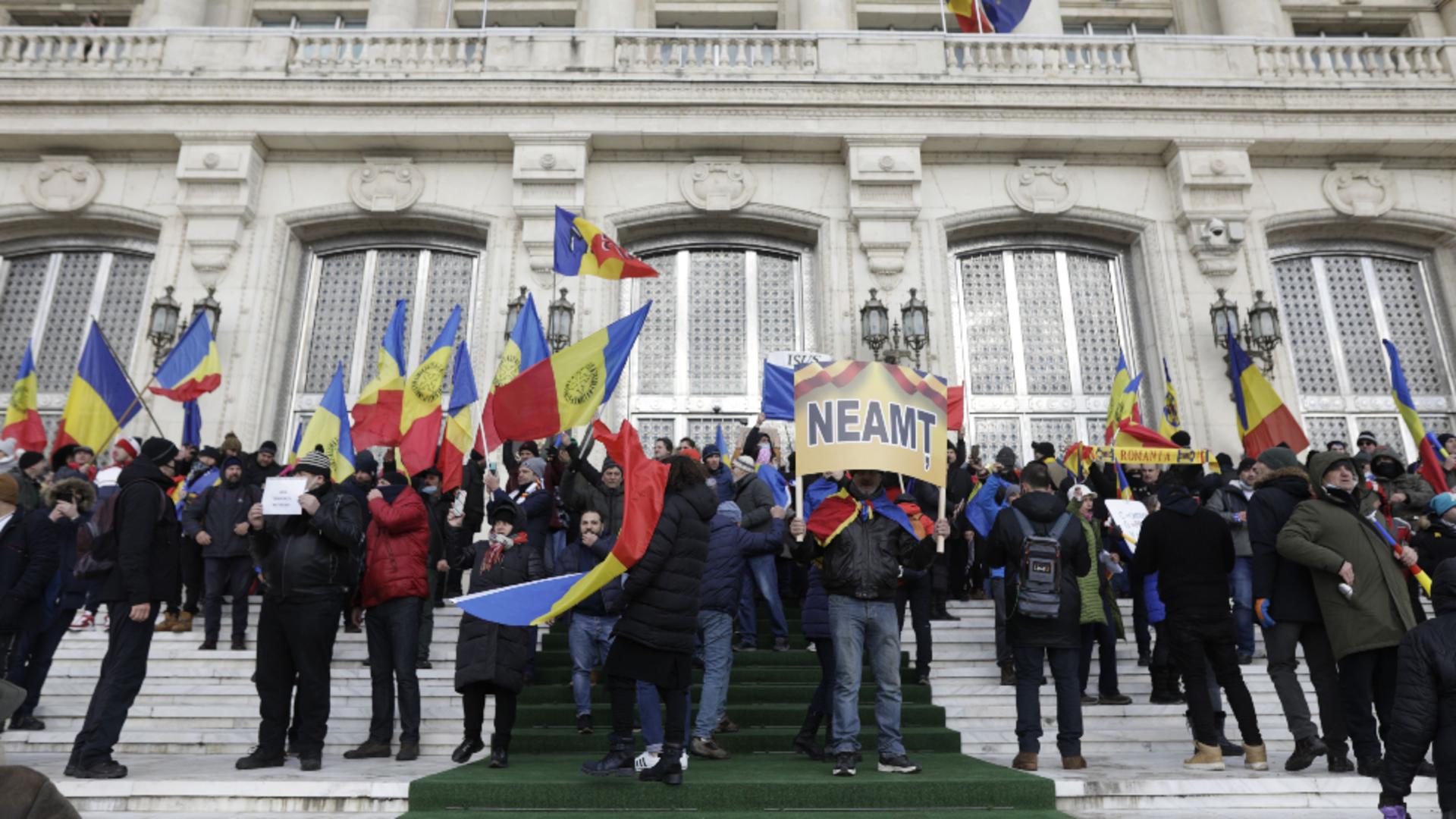 Protest în fața Palatului Parlamentului împotriva certificatului Covid / Foto: Inquam, Octav Ganea