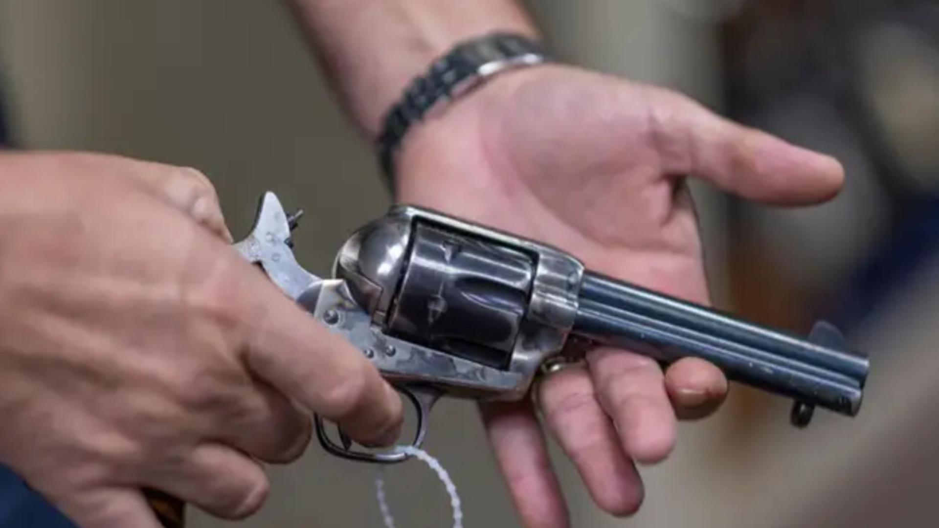 Arma folosita în filmul RUST FOTO:Insider 