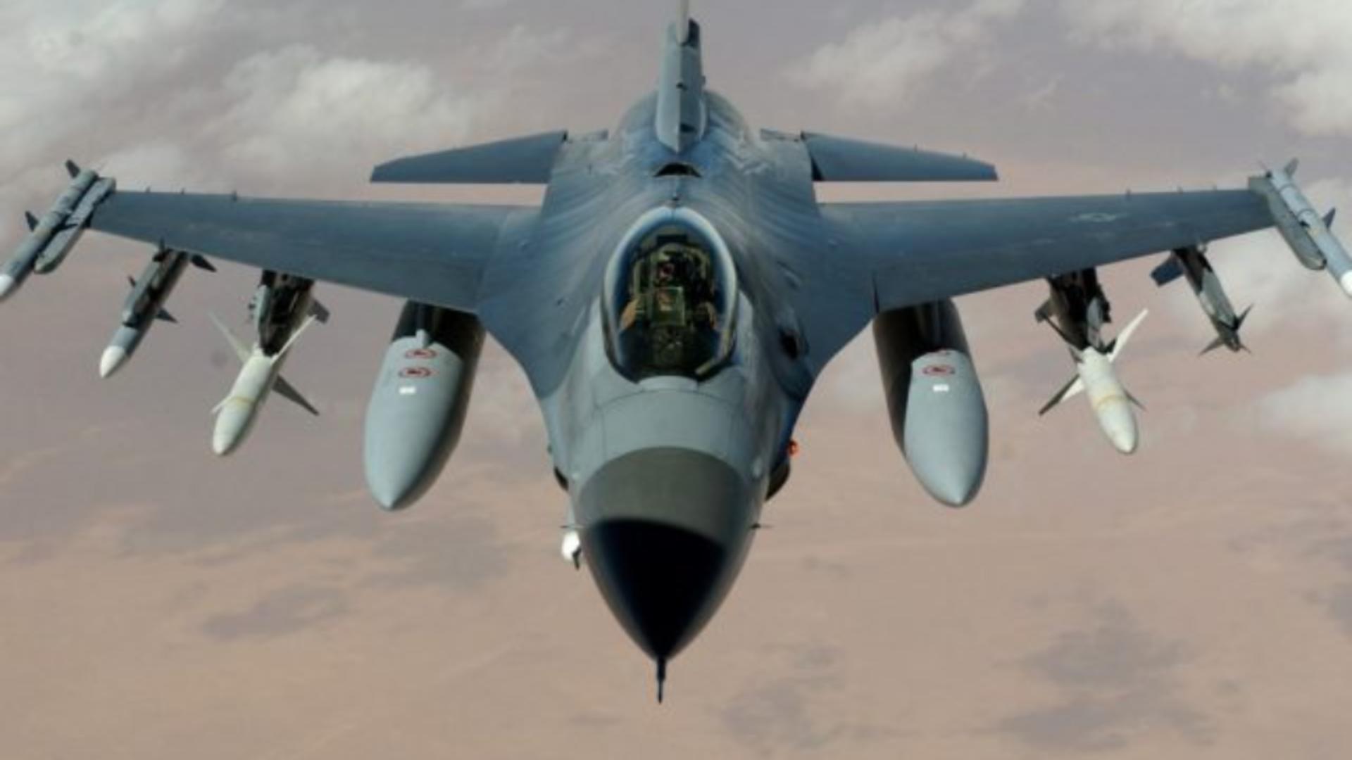 România se înarmează: cumpără 32 de avioane F-16
