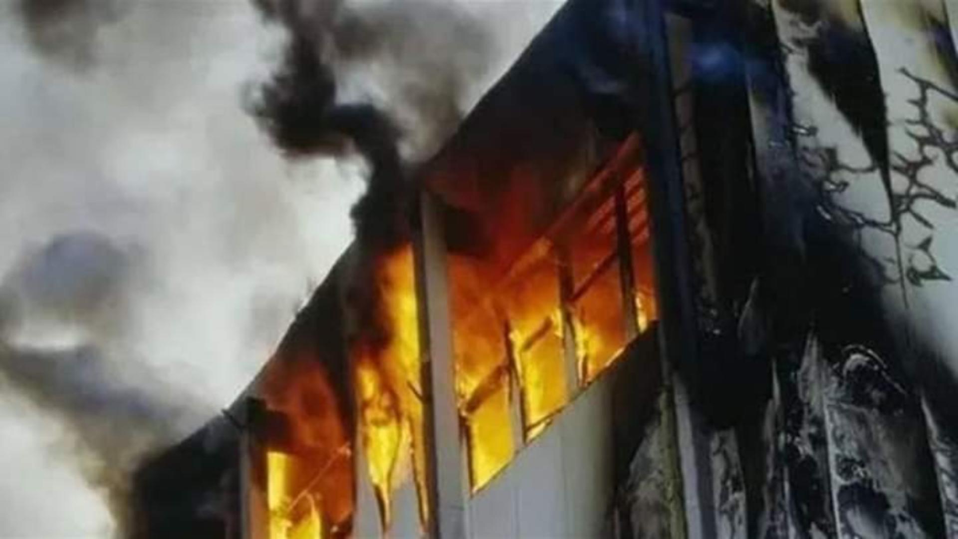 O casă nelocuită a luat foc. Foto arhivă