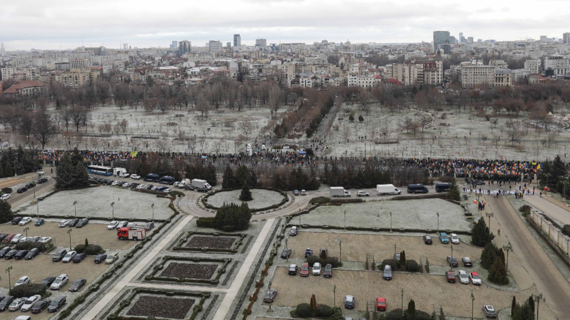 Protest în fața Palatului Parlamentului împotriva certificatului Covid / Foto: Inquam, Octav Ganea
