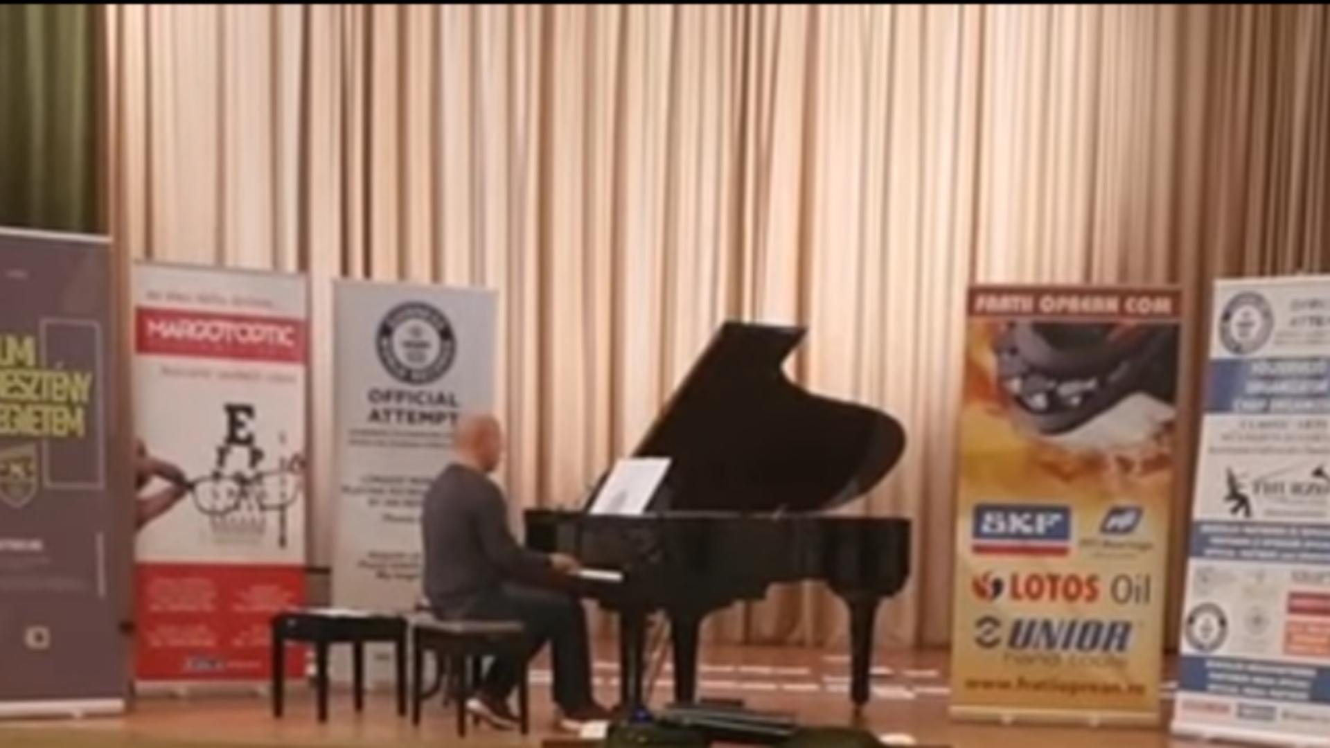 Thurzó Zoltán, pianist din Oradea / Captură video Facebook Thurzó Zoltán