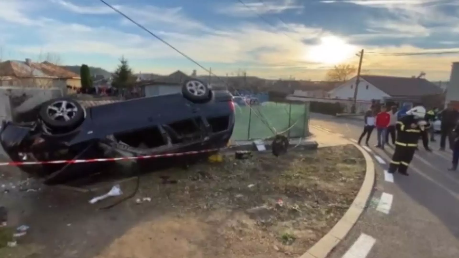 Accident spectaculos, în Murfatlar: o victimă, după ce mașina s-a oprit în gard