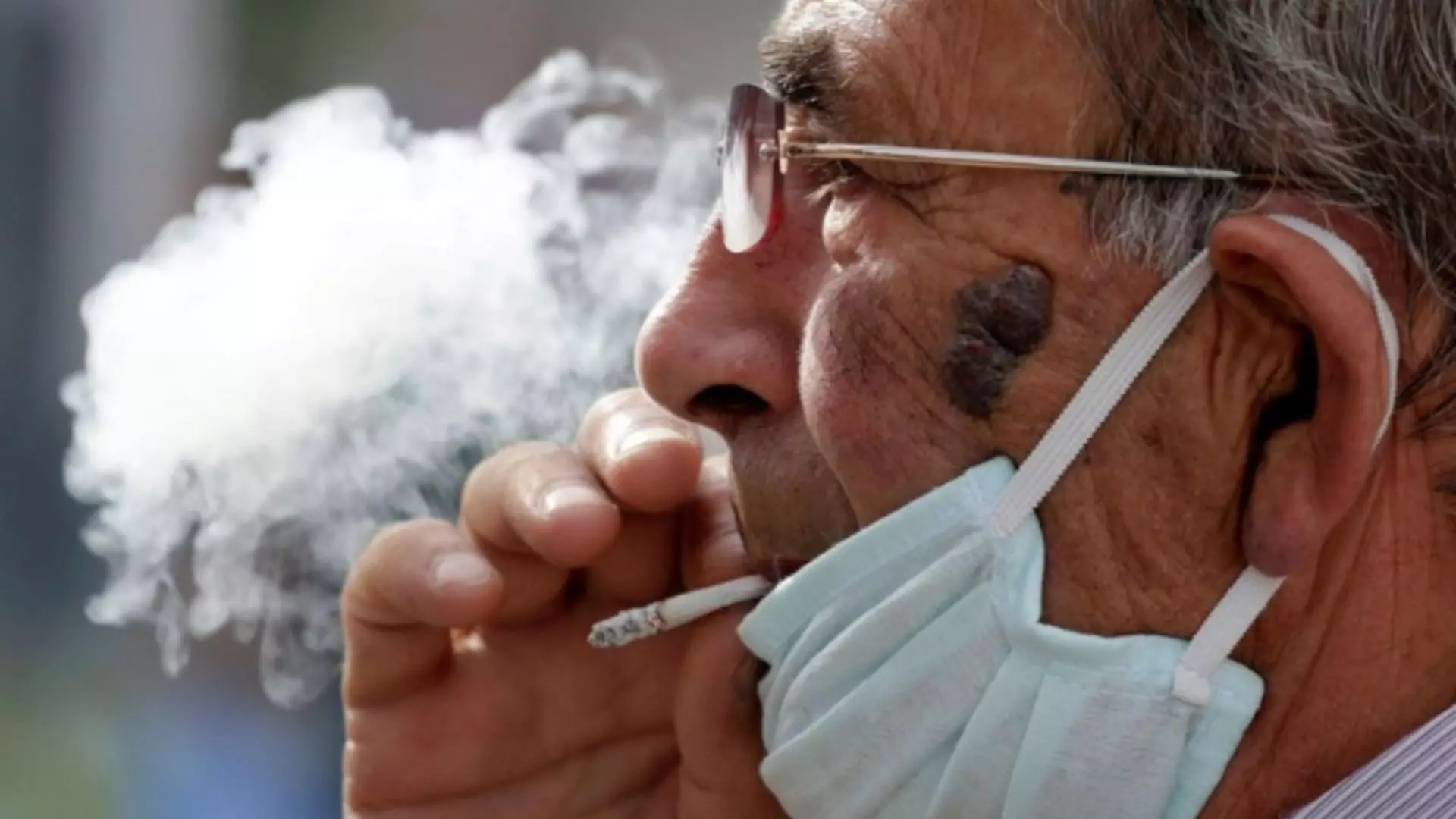 Cea mai mare greşeală a fumătorului - creşte riscul de cancer la plămâni