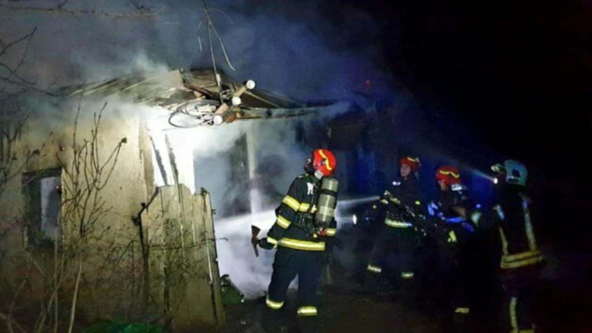 Incendiu violent în Giurgiu! Un bărbat a murit CARBONIZAT. E cumplit ce au găsit pompierii