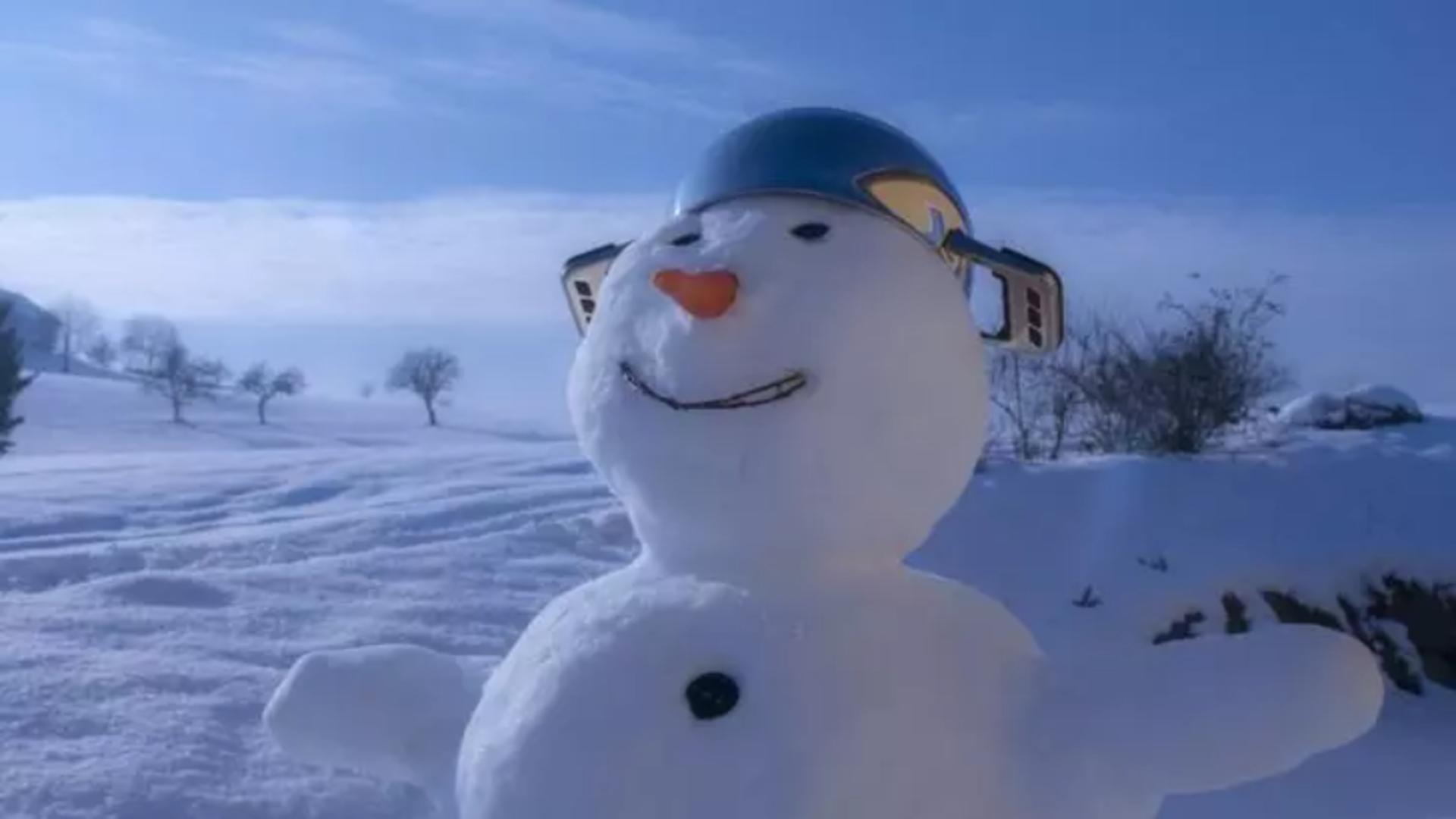 Om de zăpadă