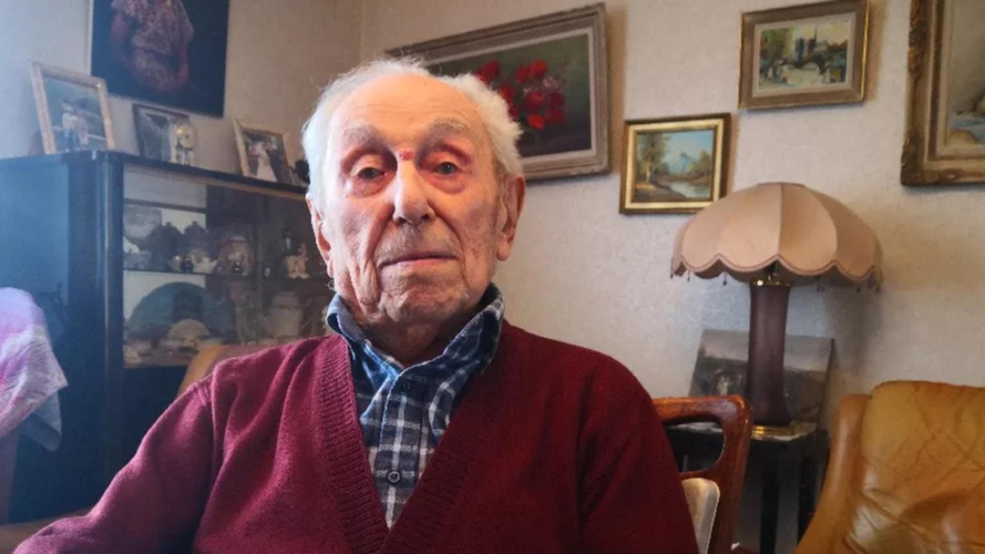Cel mai vârstnic bărbat din Franța, Marcel Meys, a murit de COVID-19 la 112 ani Foto: FranceTVinfo