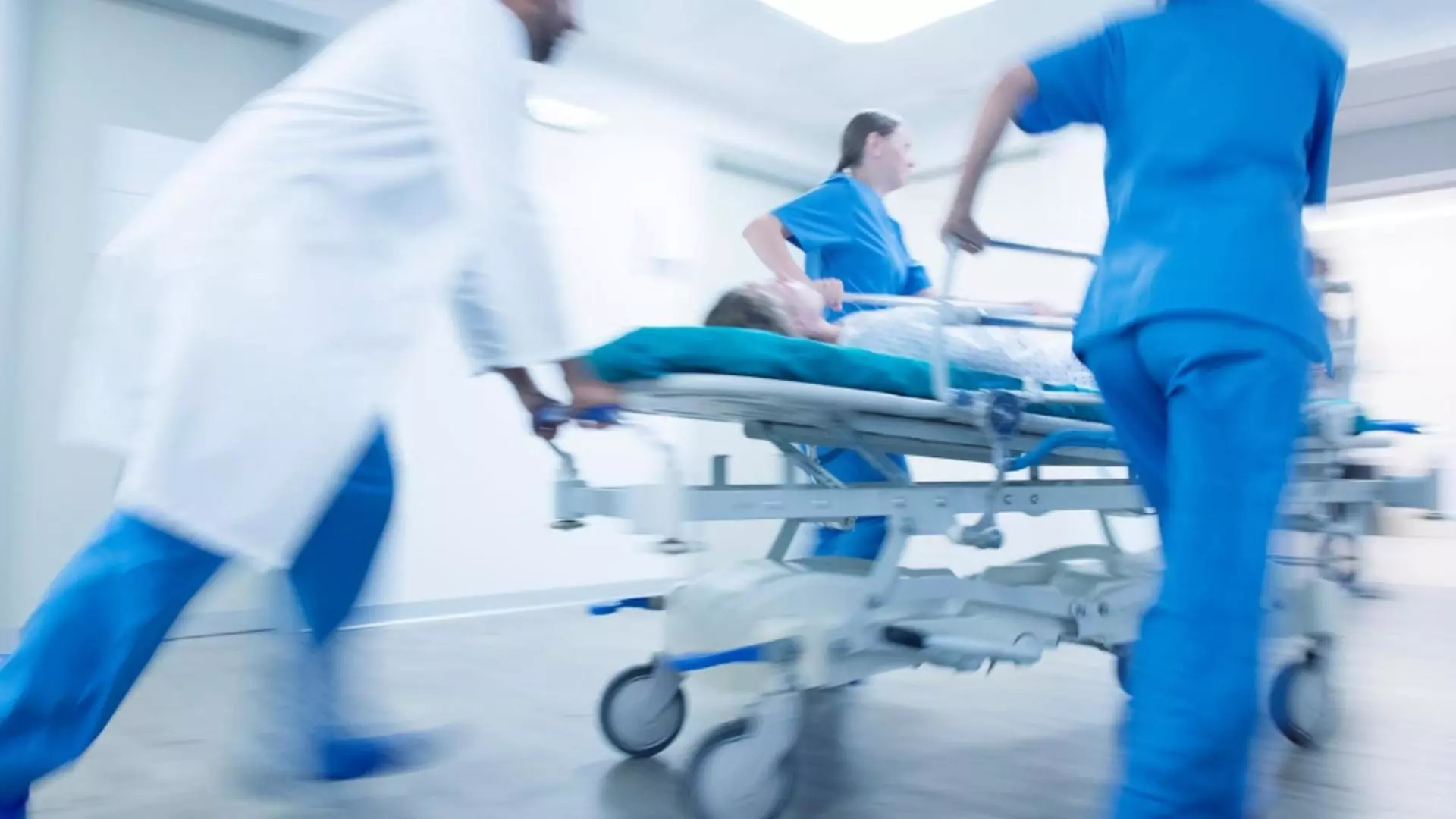 401 paturi ATI COVID-19 ocupate în România - Situația începe să se agraveze în Valul Omicron