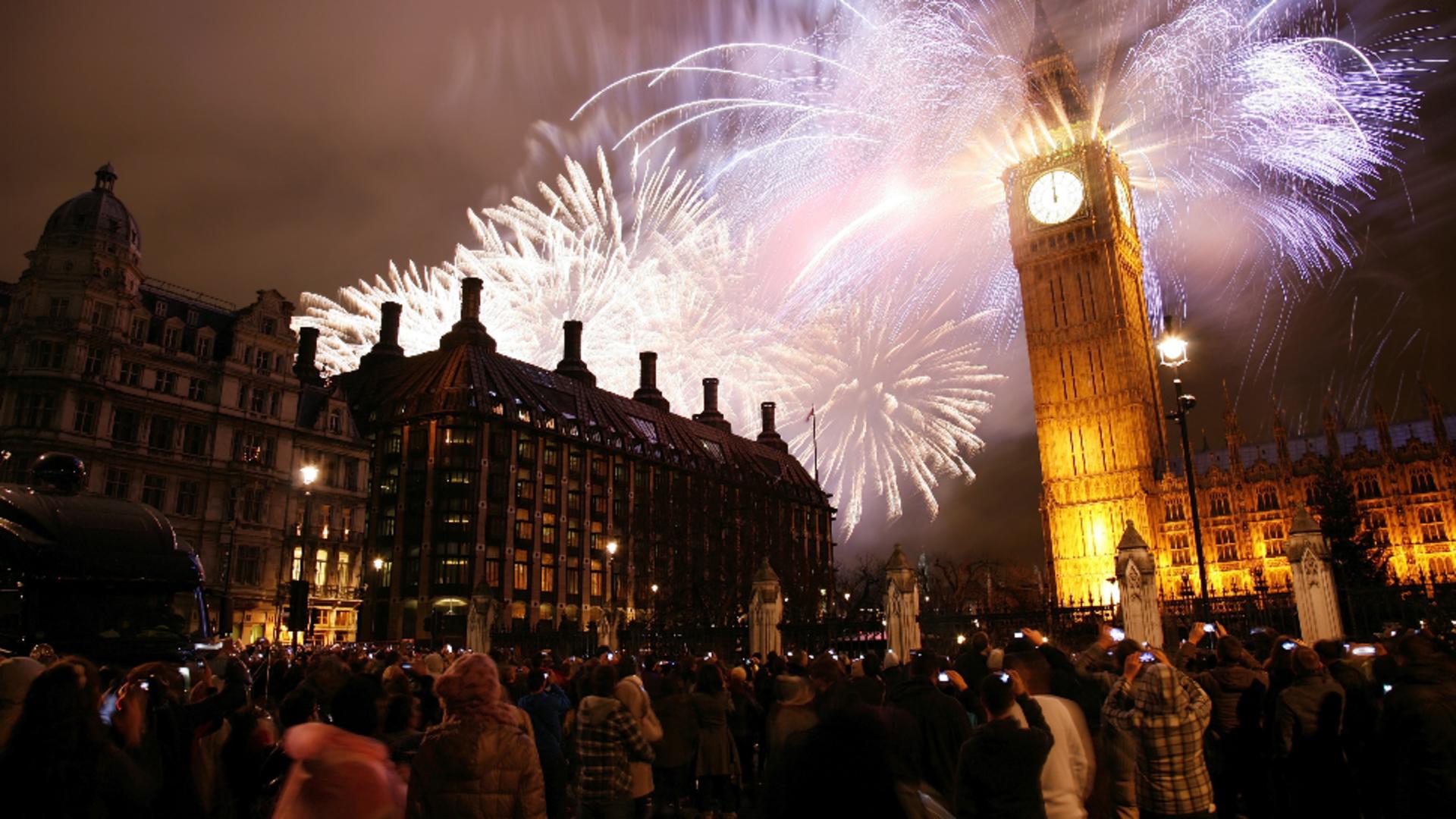 Britanicii petrec Anul Nou la peste 15 grade Celsius. Foto/Profimedia