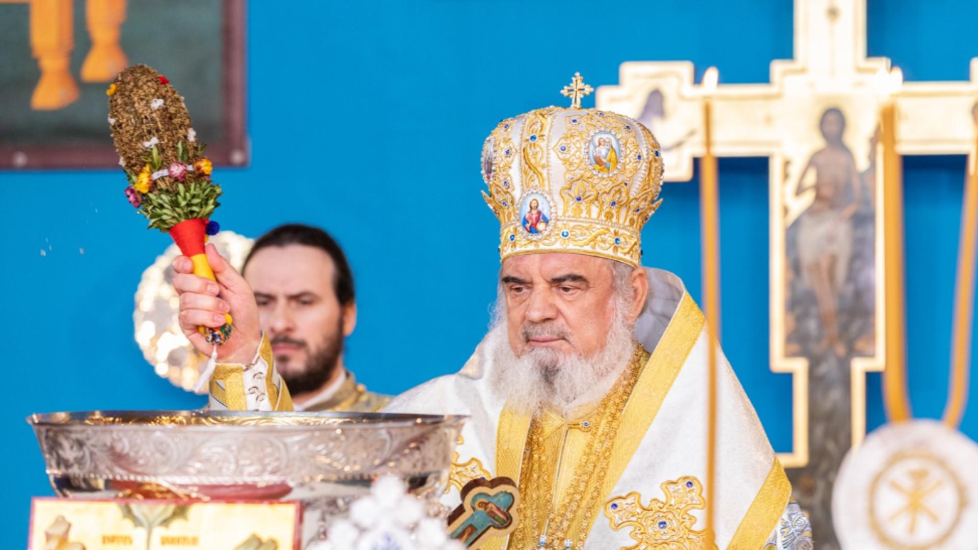 Patriarhul BOR, PF Părinte Daniel. Sfințirea apei de Bobotează Foto: basilica.ro