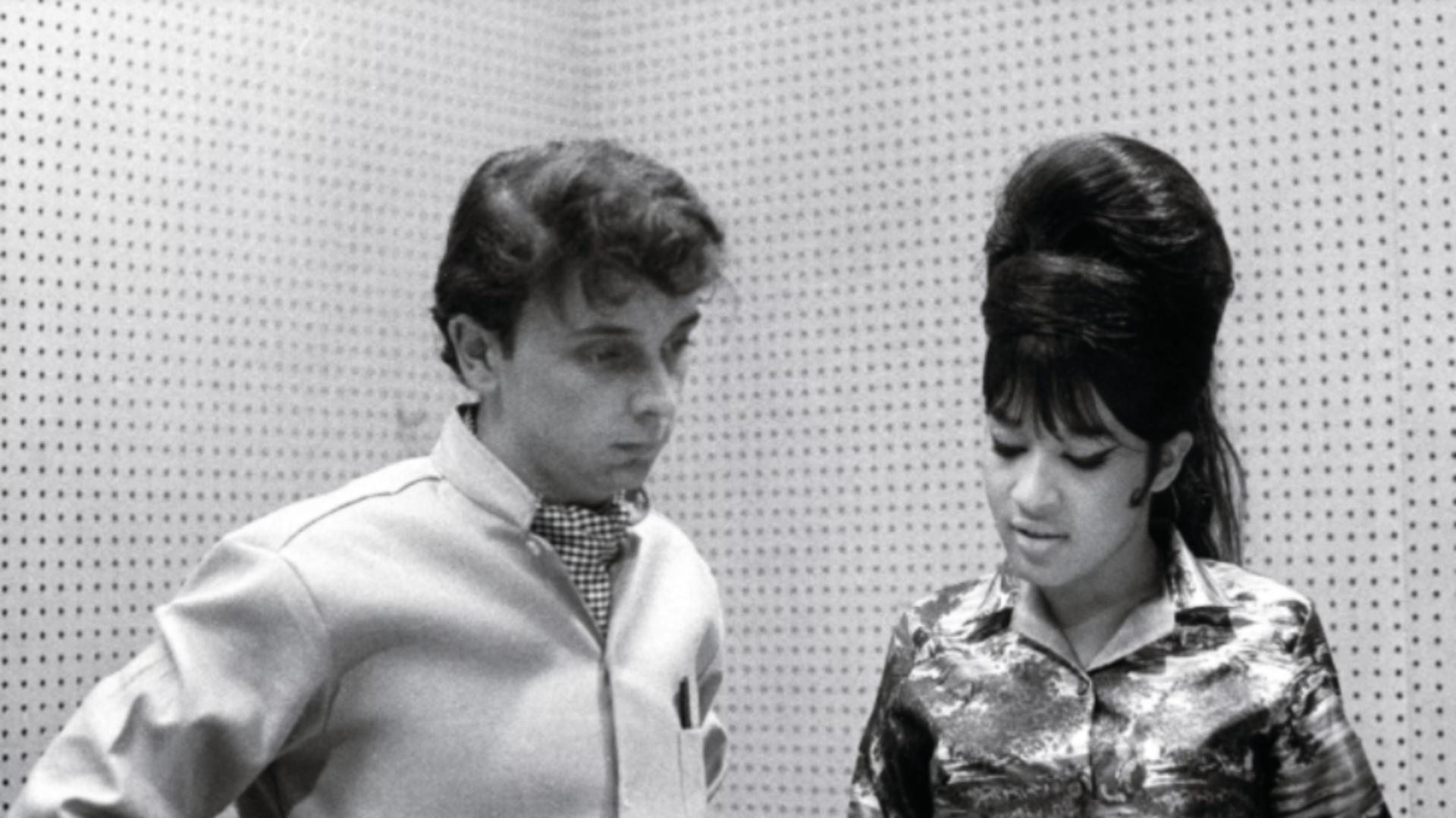 Ronnie si Phil Spector (RAY AVERY/REDFERNS)
