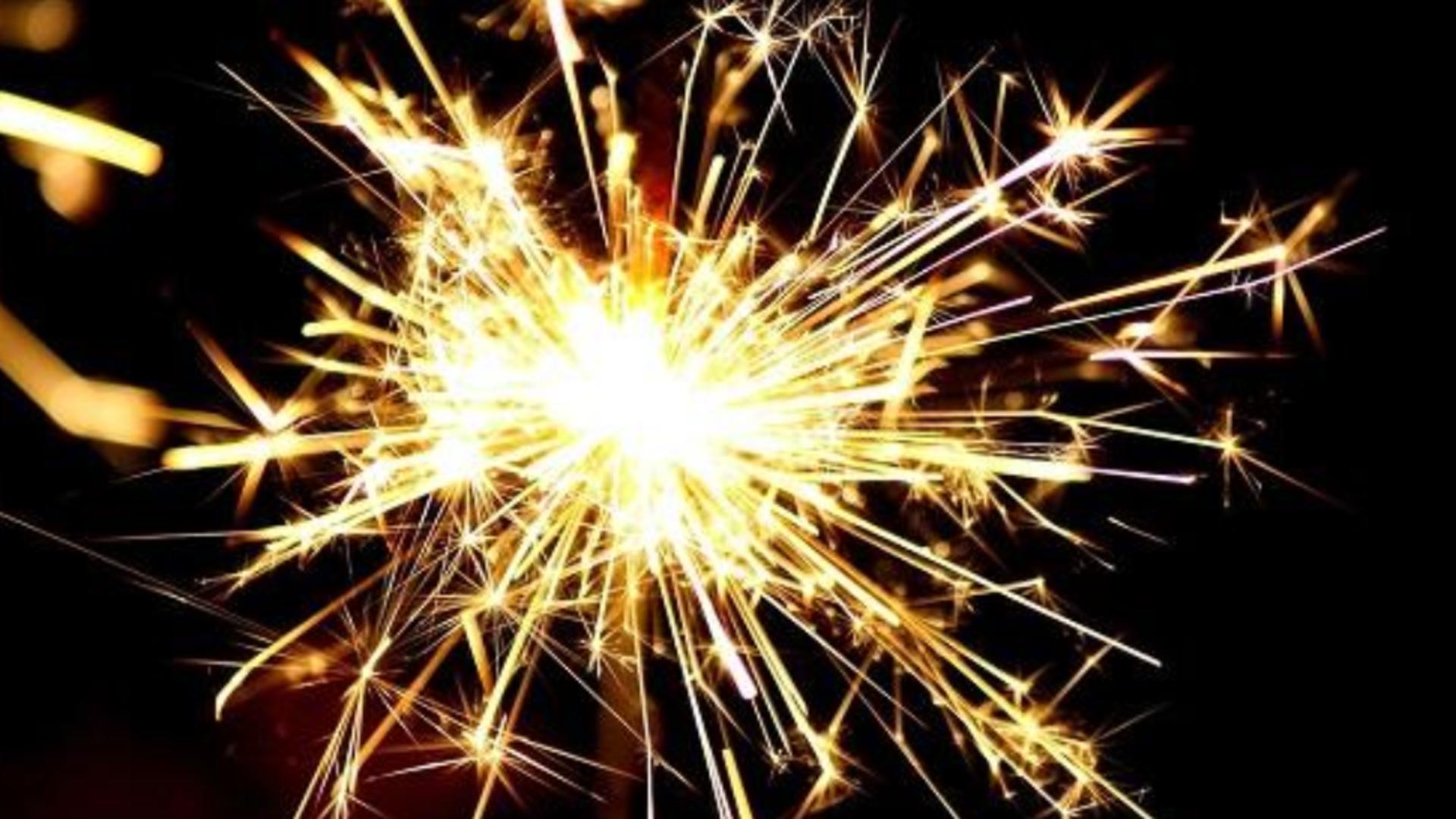 Un bărbat de 37 de ani, în stare gravă, după ce artificiile de Anul Nou i-au explodat în față, la Craiova
