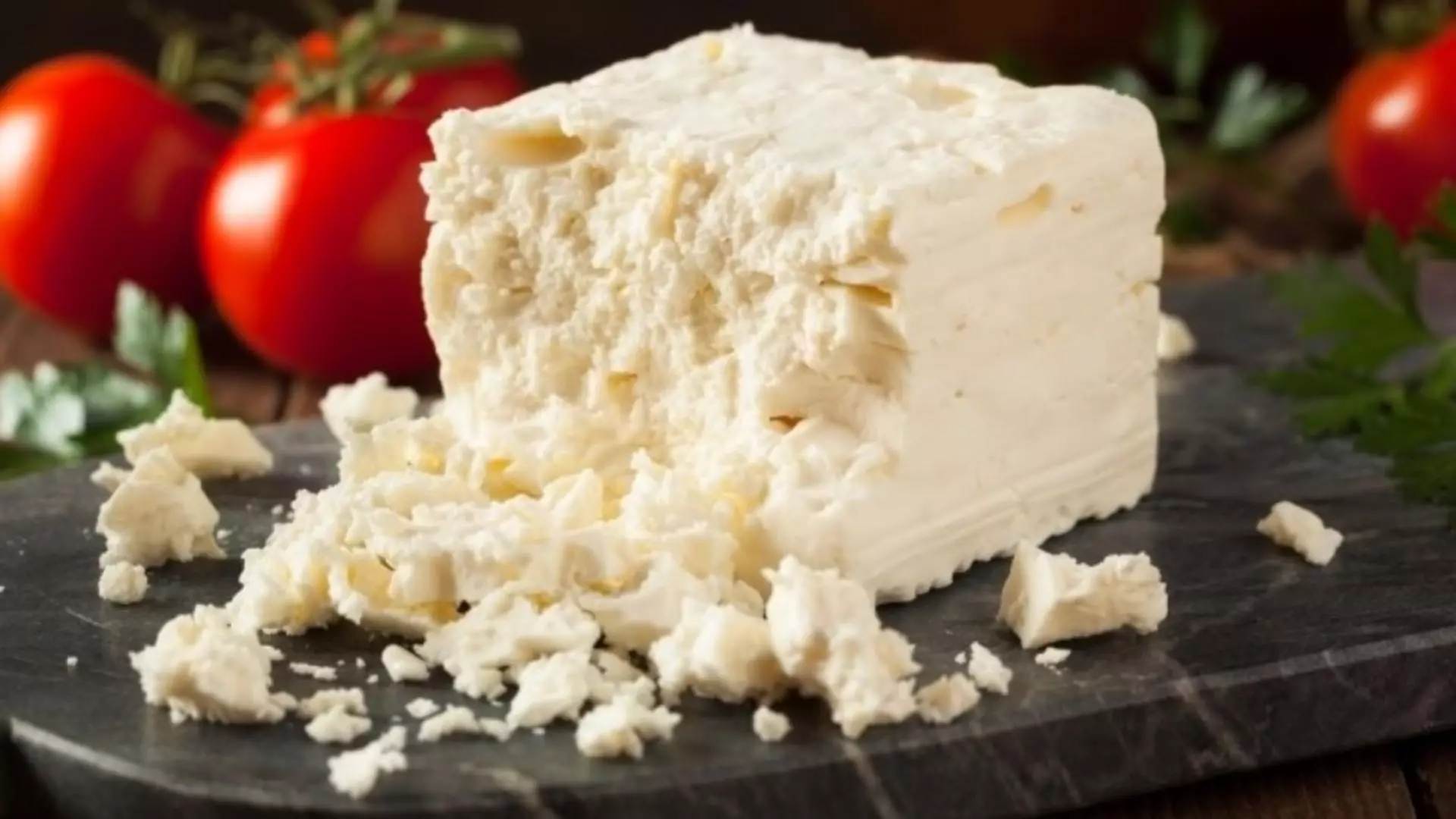 Cum faci diferența între brânza din lapte și cea contrafăcută, plină de margarină