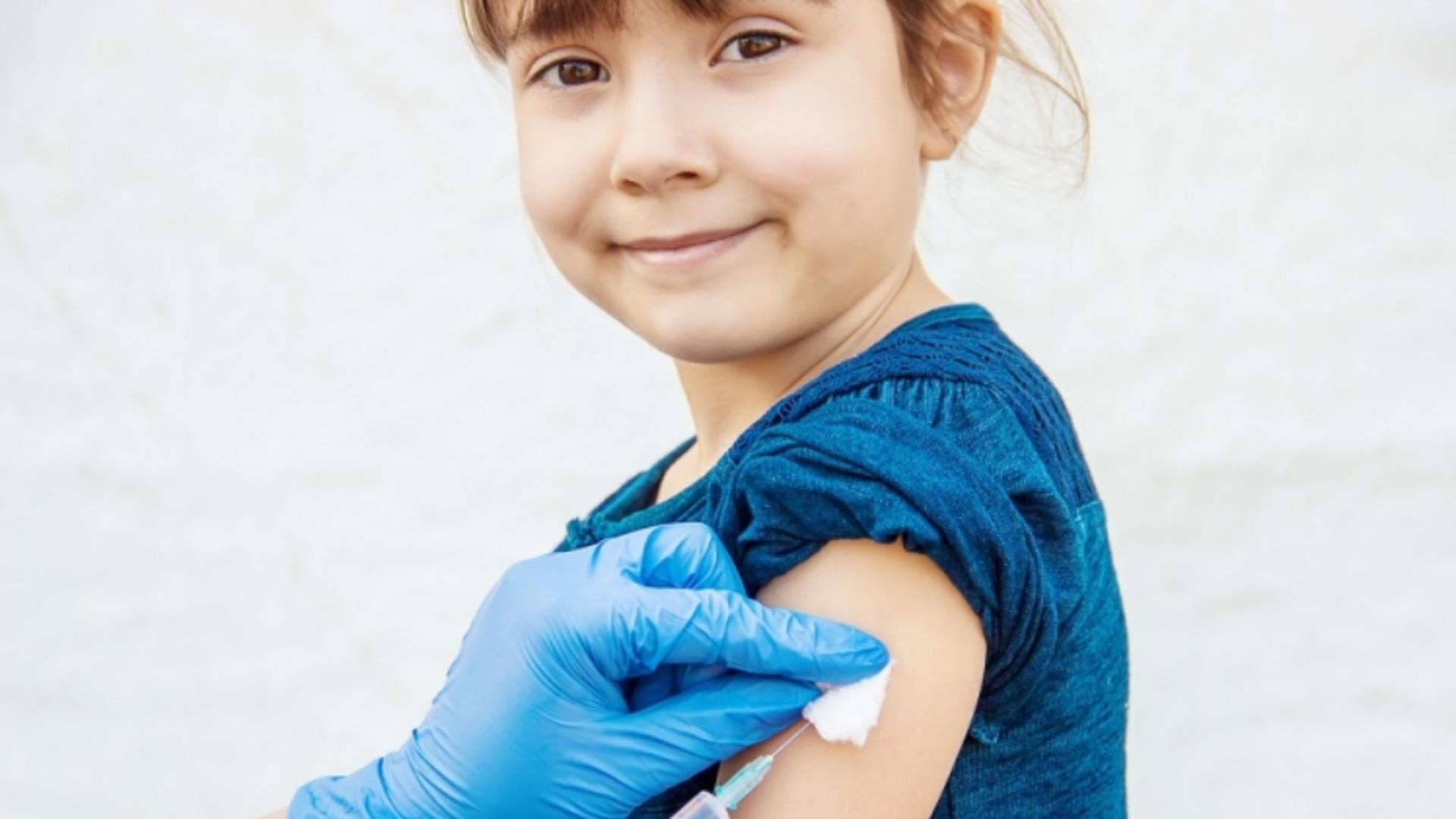 Tot mai mulți părinți își vaccinează copiii
