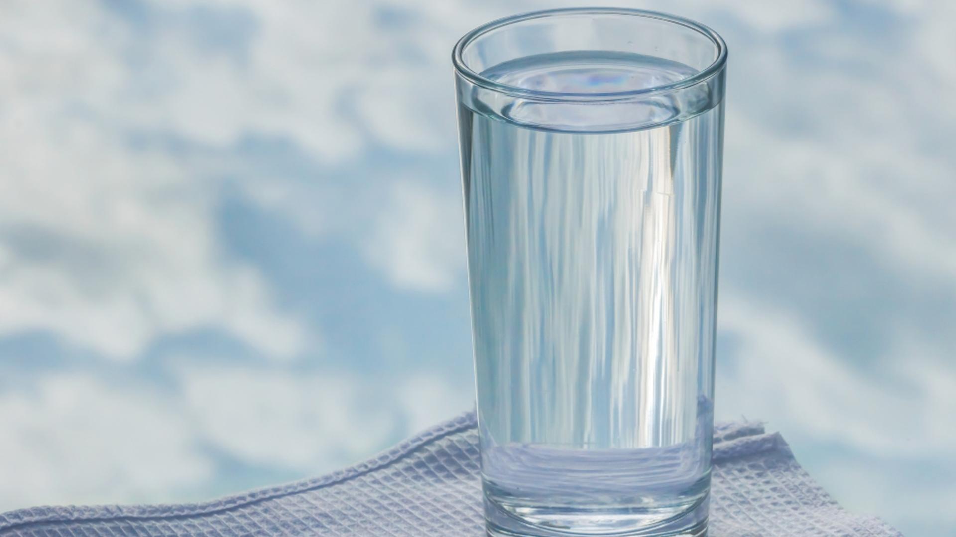 Un pahar de apă pe zi