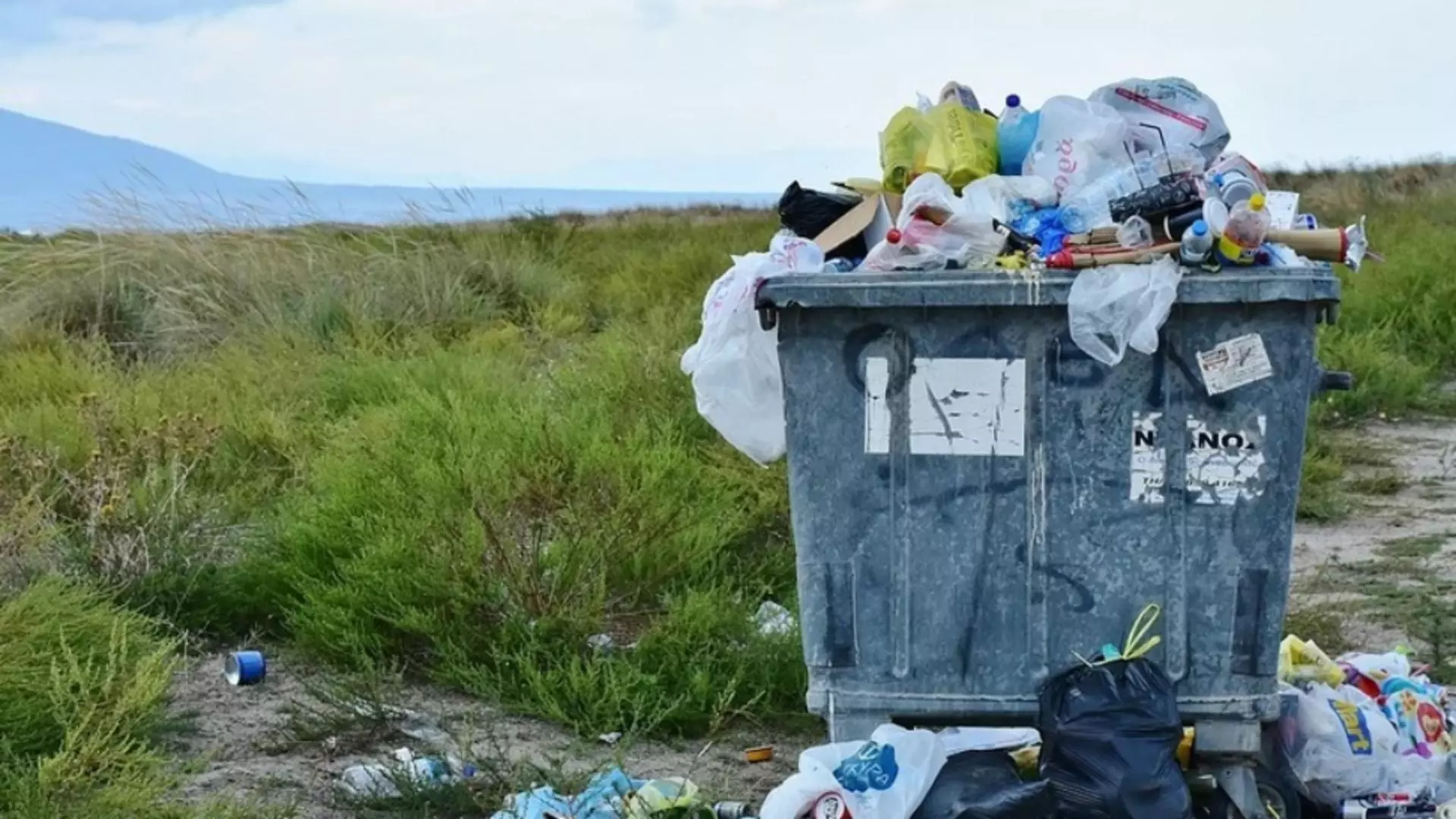 Joi, 6 ianuarie, ziua în care este INTERZIS să arunci gunoiul - ce trebuie să știe românii