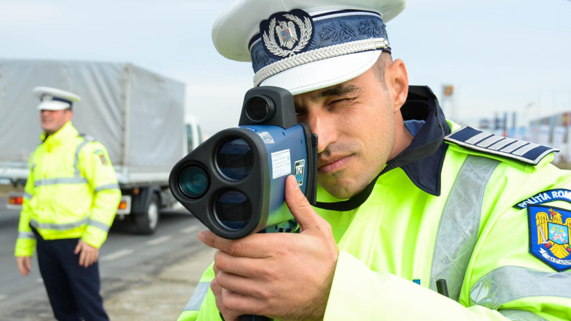 Tânăr de 23 de ani, prins de radar cu aproape 240 de kilometri pe oră, pe Autostrada București Pitești