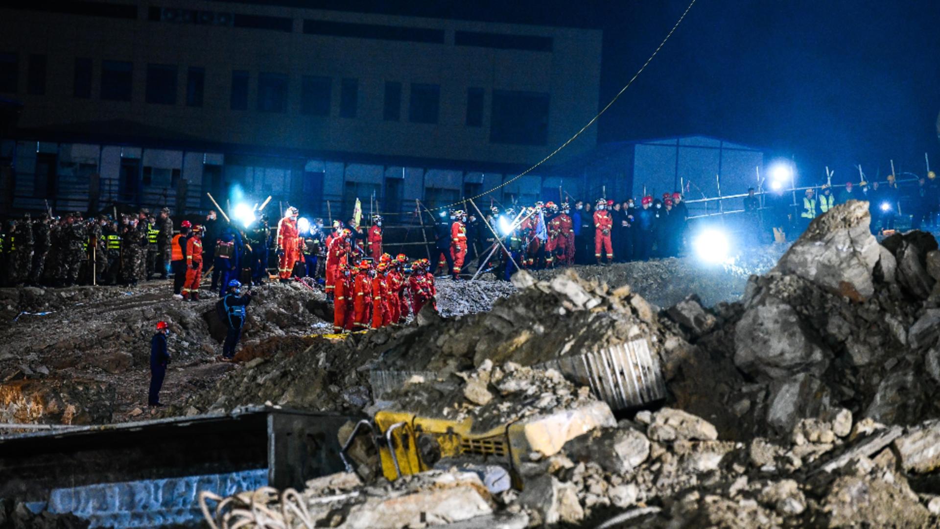 Alunecăre de teren pe un şantier din oraşul Bijie. Sursa foto: Profi Media