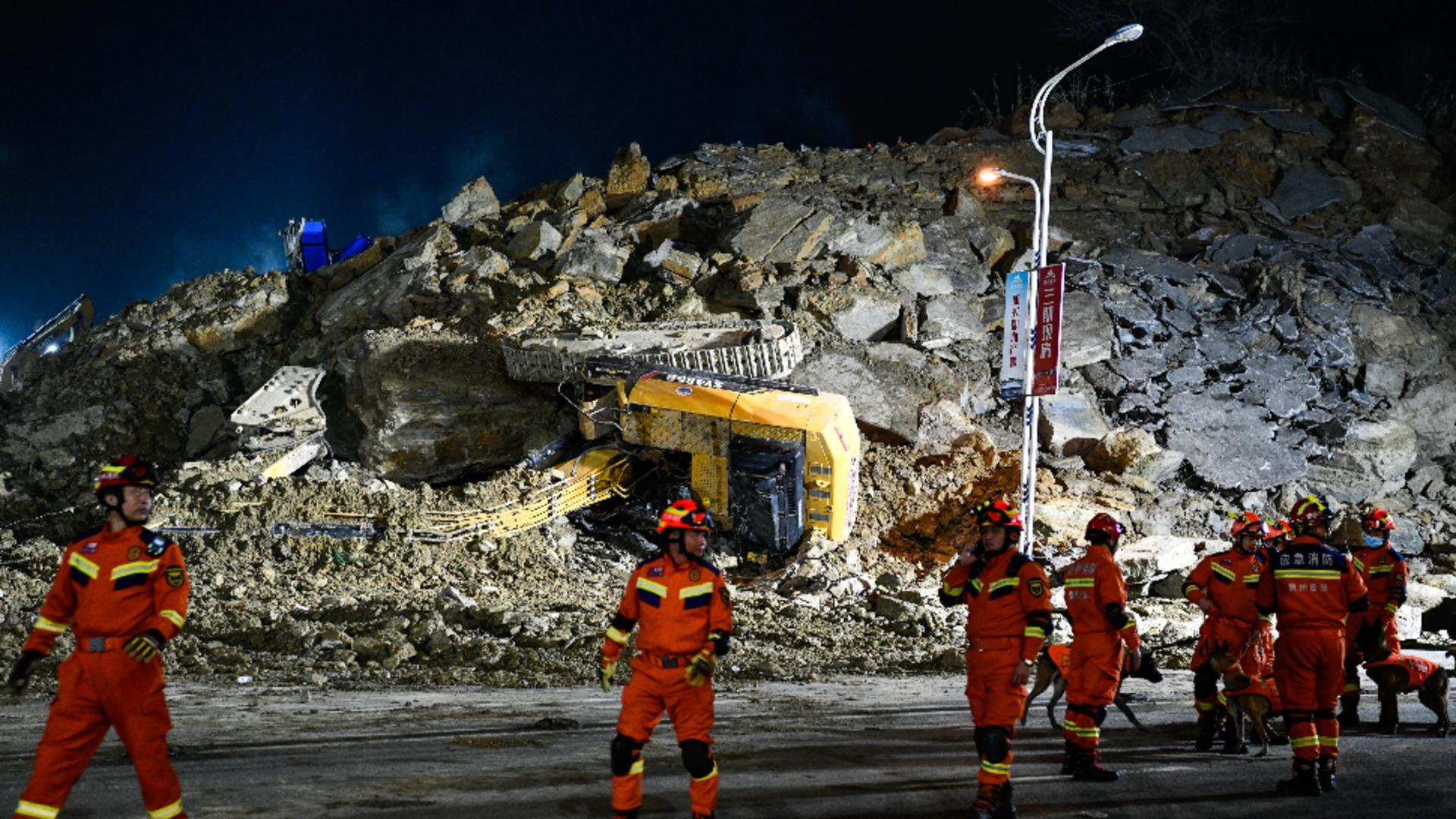 Alunecăre de teren pe un şantier din oraşul Bijie. Sursa foto: Profi Media