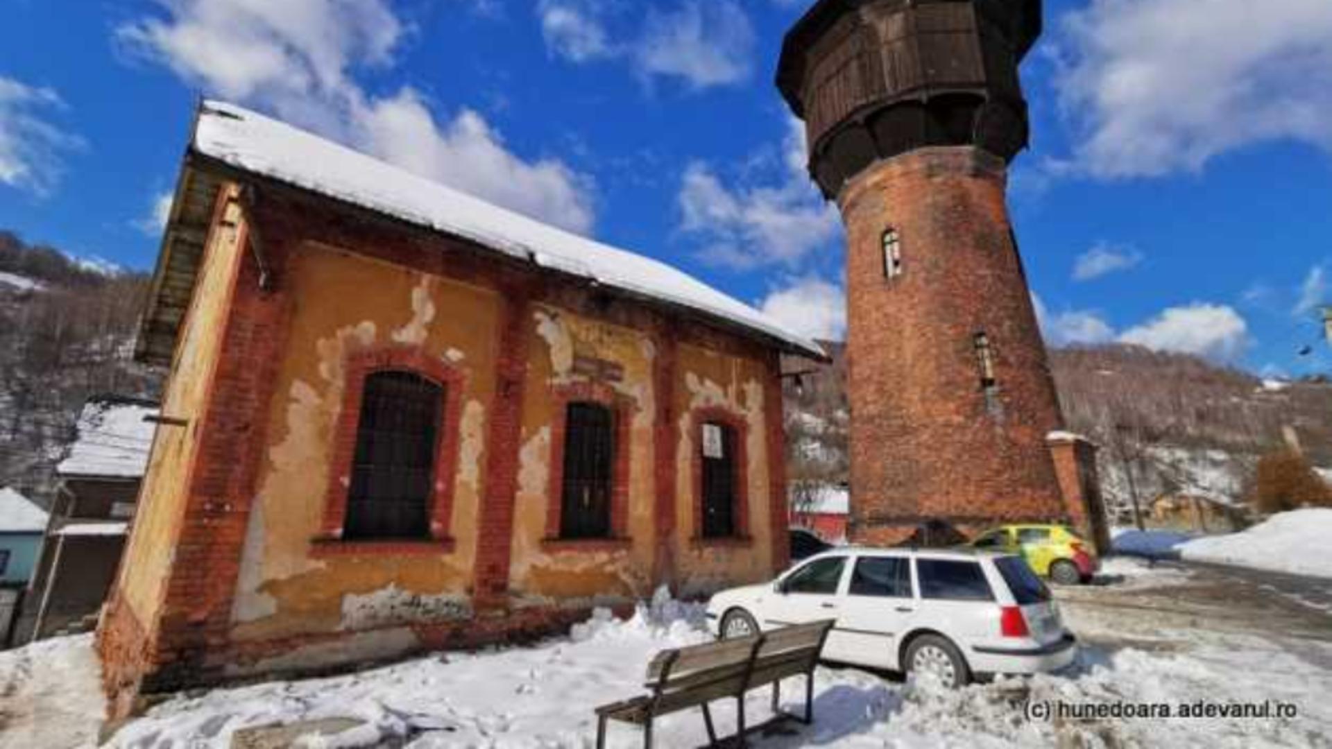 Turnul de apă, vechi de peste un secol / Foto: Daniel Guță (Adevărul)  